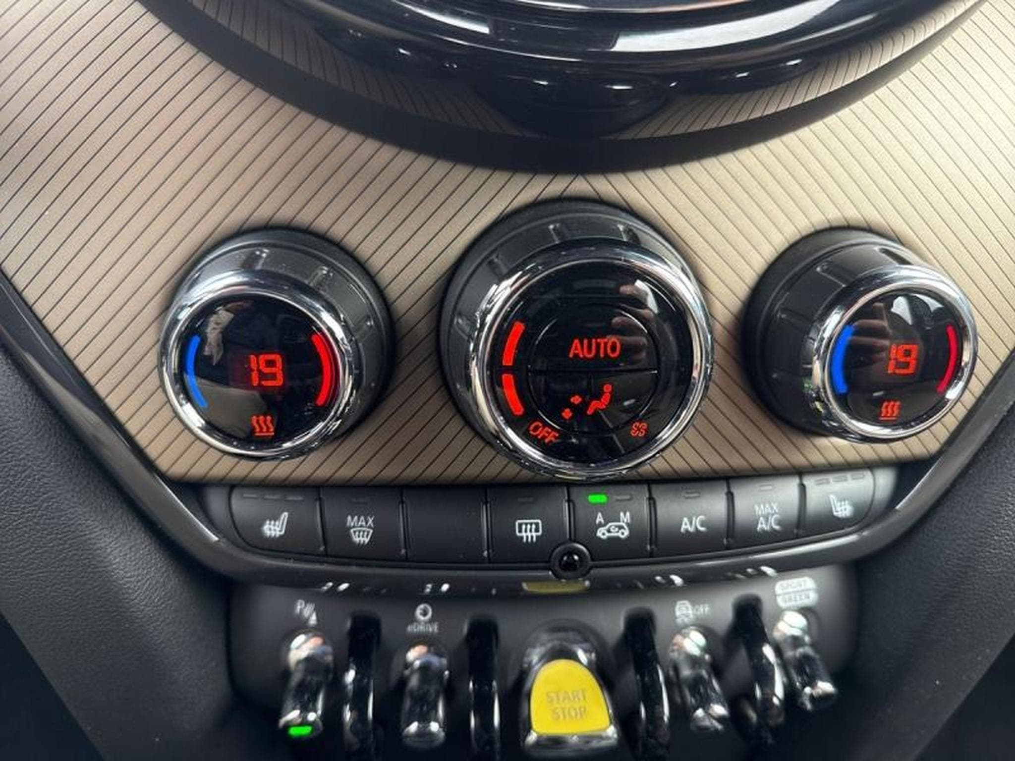 MINI Countryman Cooper SE 136ch + 88ch ALL4 BVA6 7cv (2020) - Photo 9