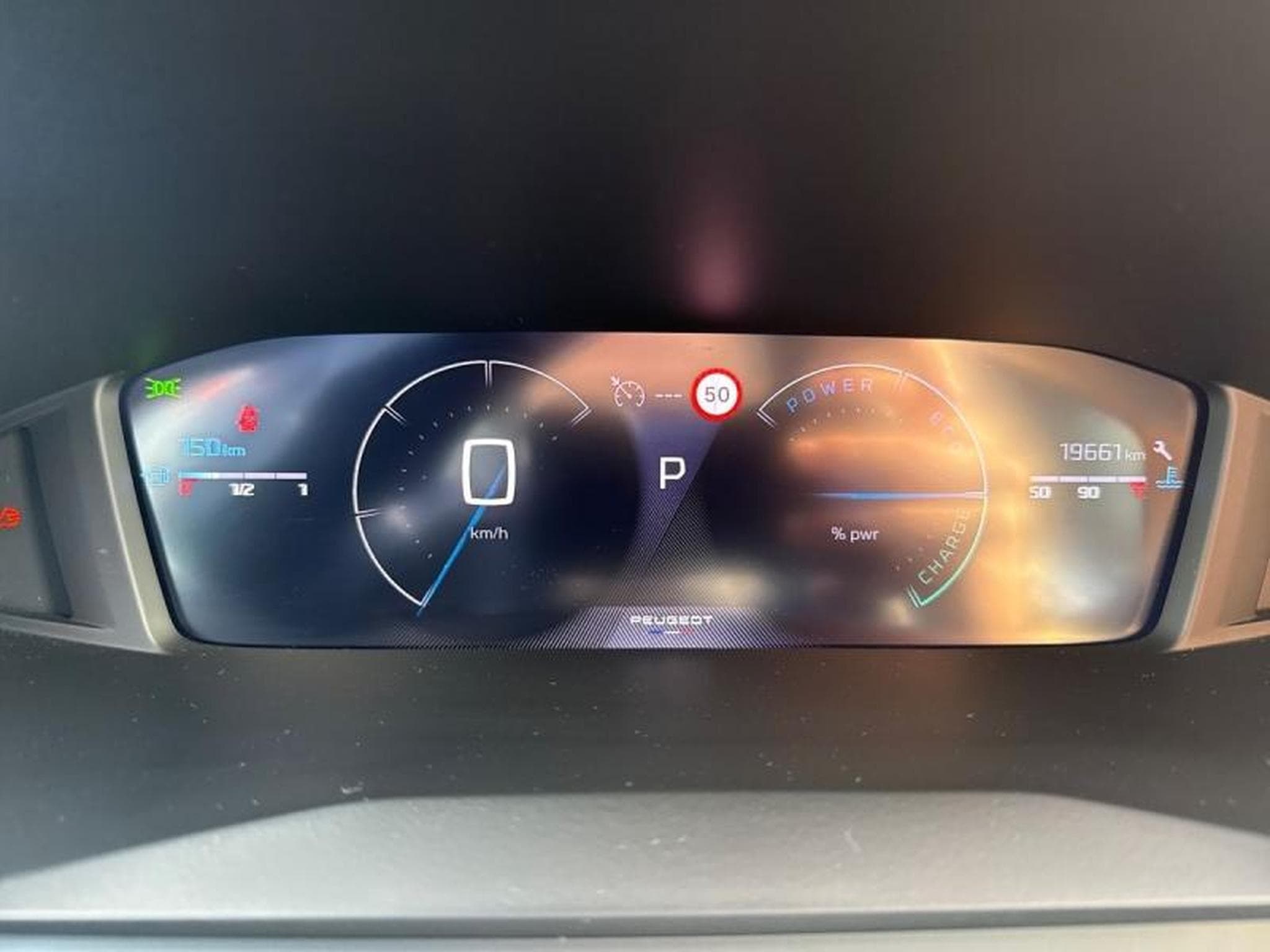 PEUGEOT 208 1.2 Hybrid 100ch Allure e-DCS6 (2024) - Photo 4