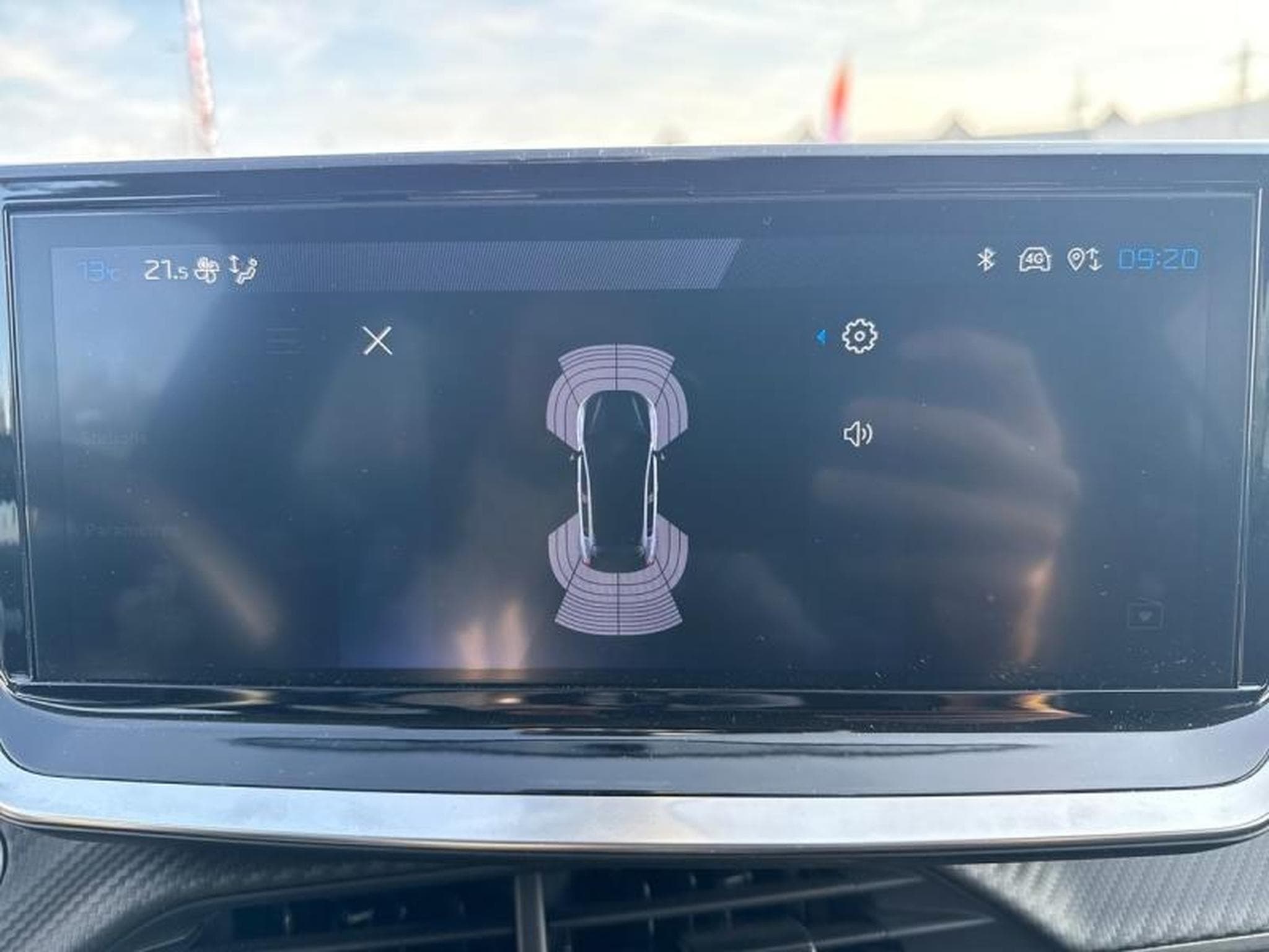 PEUGEOT 208 1.2 Hybrid 100ch Allure e-DCS6 (2024) - Photo 7