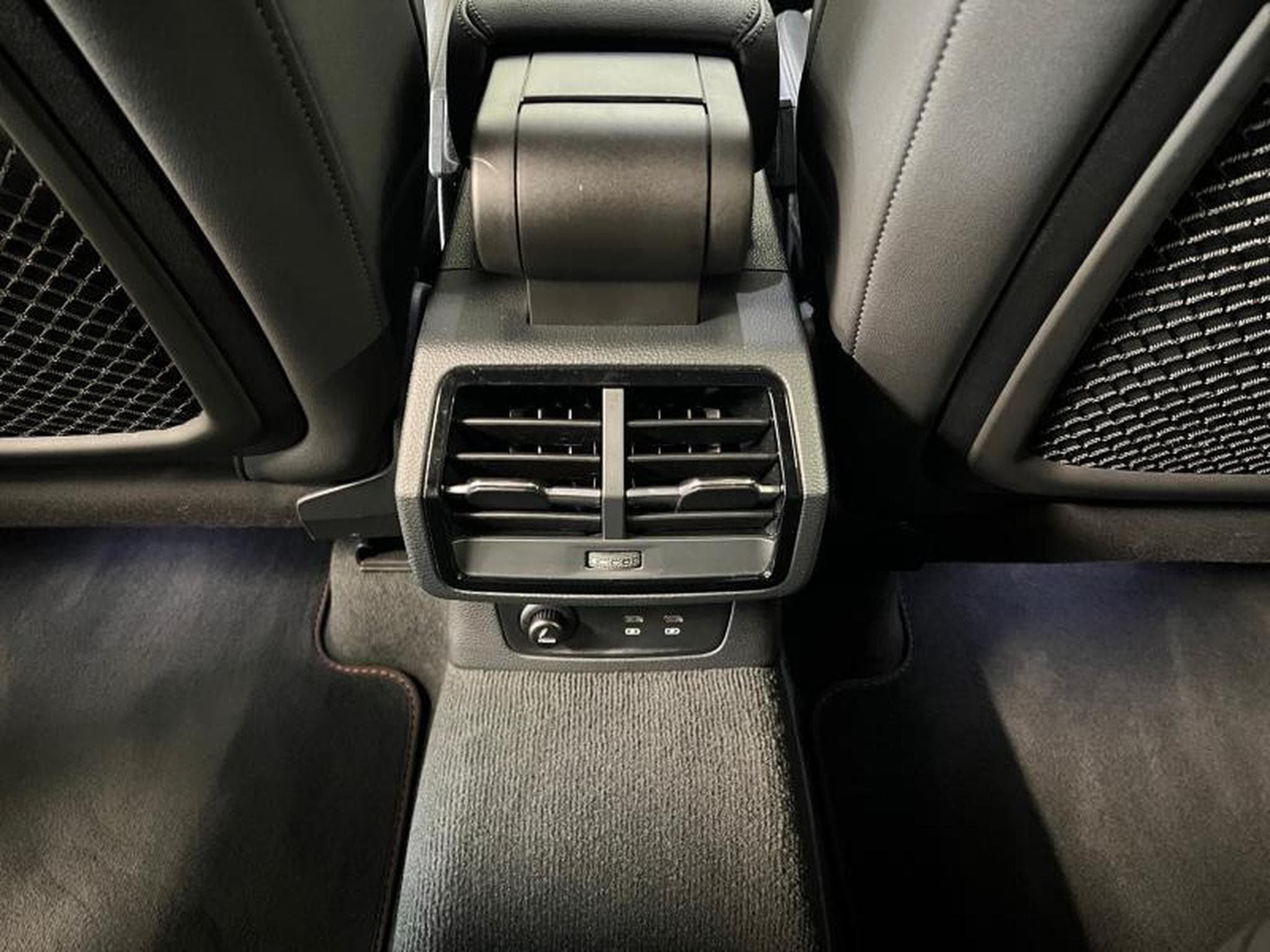 Audi RSQ3 RS (2020) - Photo 16