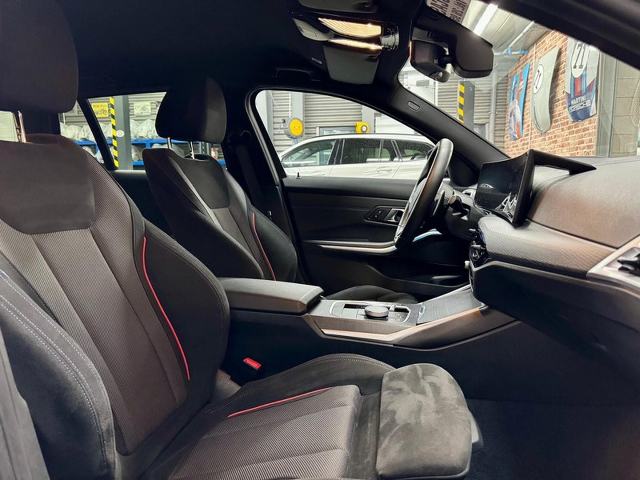 BMW 320 320dA Touring 2.0 190cv Auto xDrive M-SPORT (2025) - Photo 8