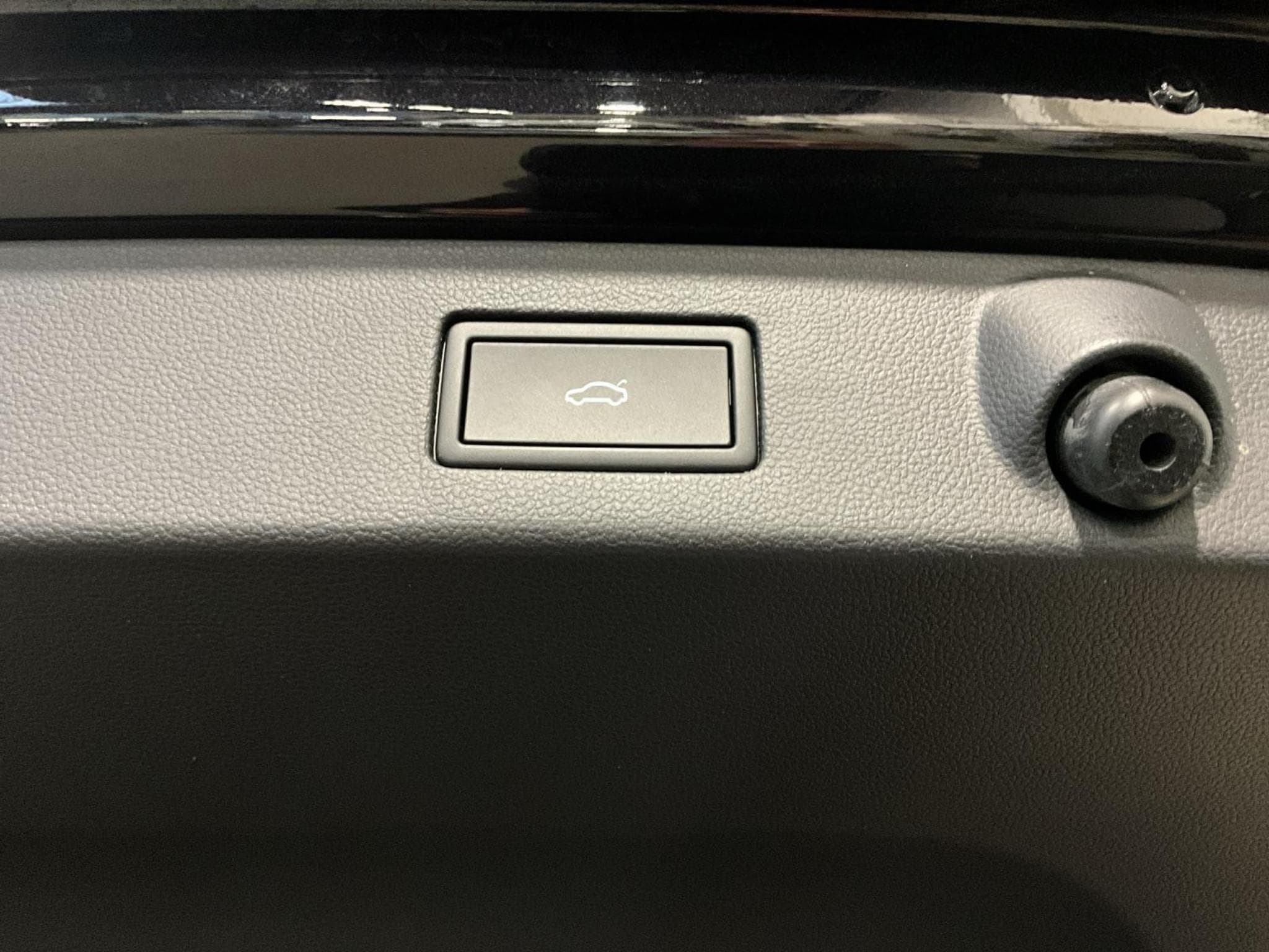 VW Arteon R-Line+SB+4M+AHK+Design+ (2024) - Photo 20