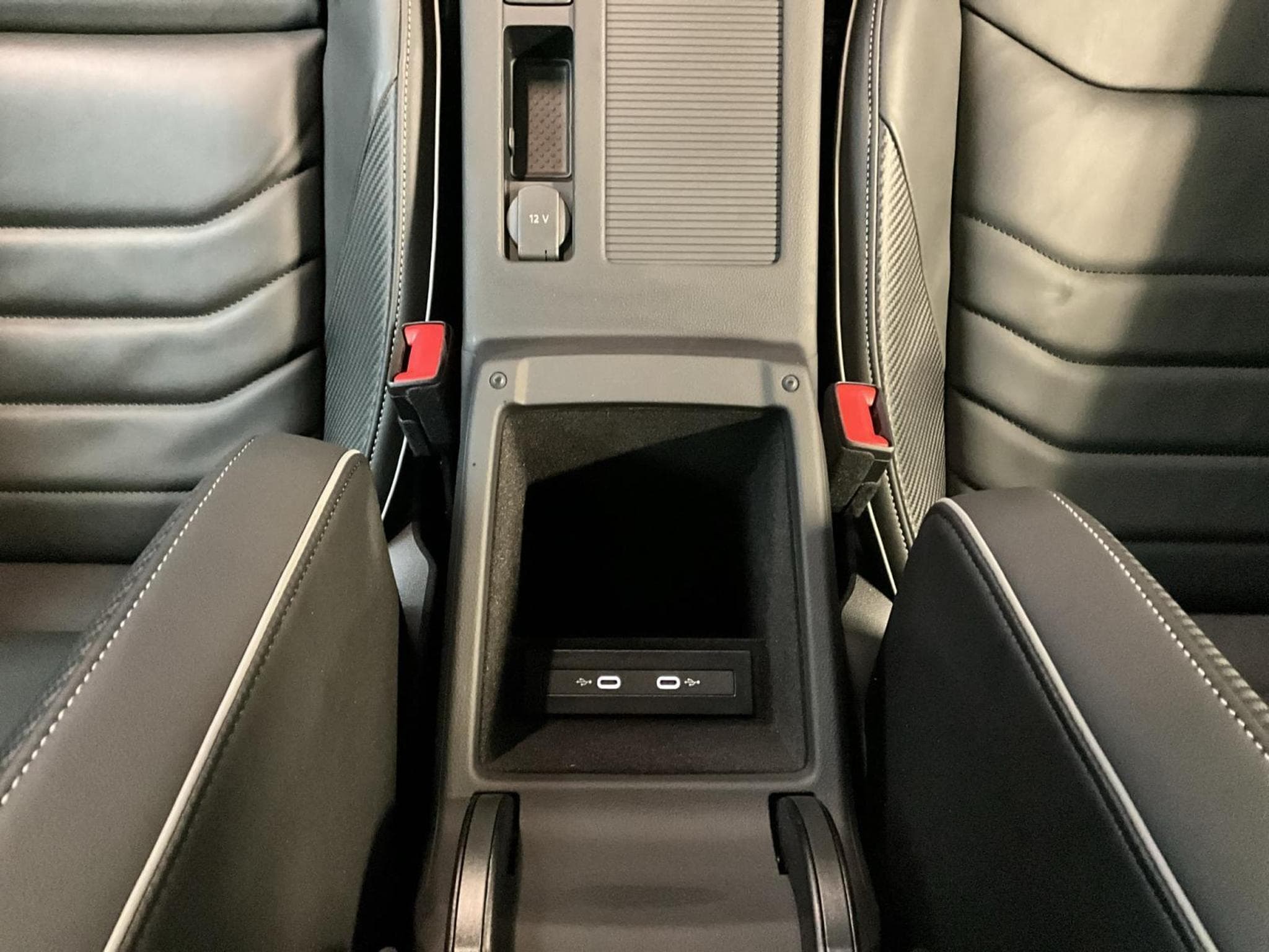 VW Arteon R-Line+SB+4M+AHK+Design+ (2024) - Photo 22