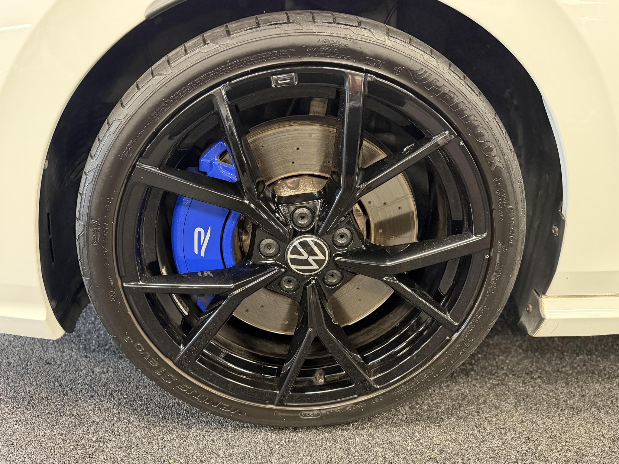 VW Golf VIII R AKRAPOVIC *HK (2021) - Foto 9