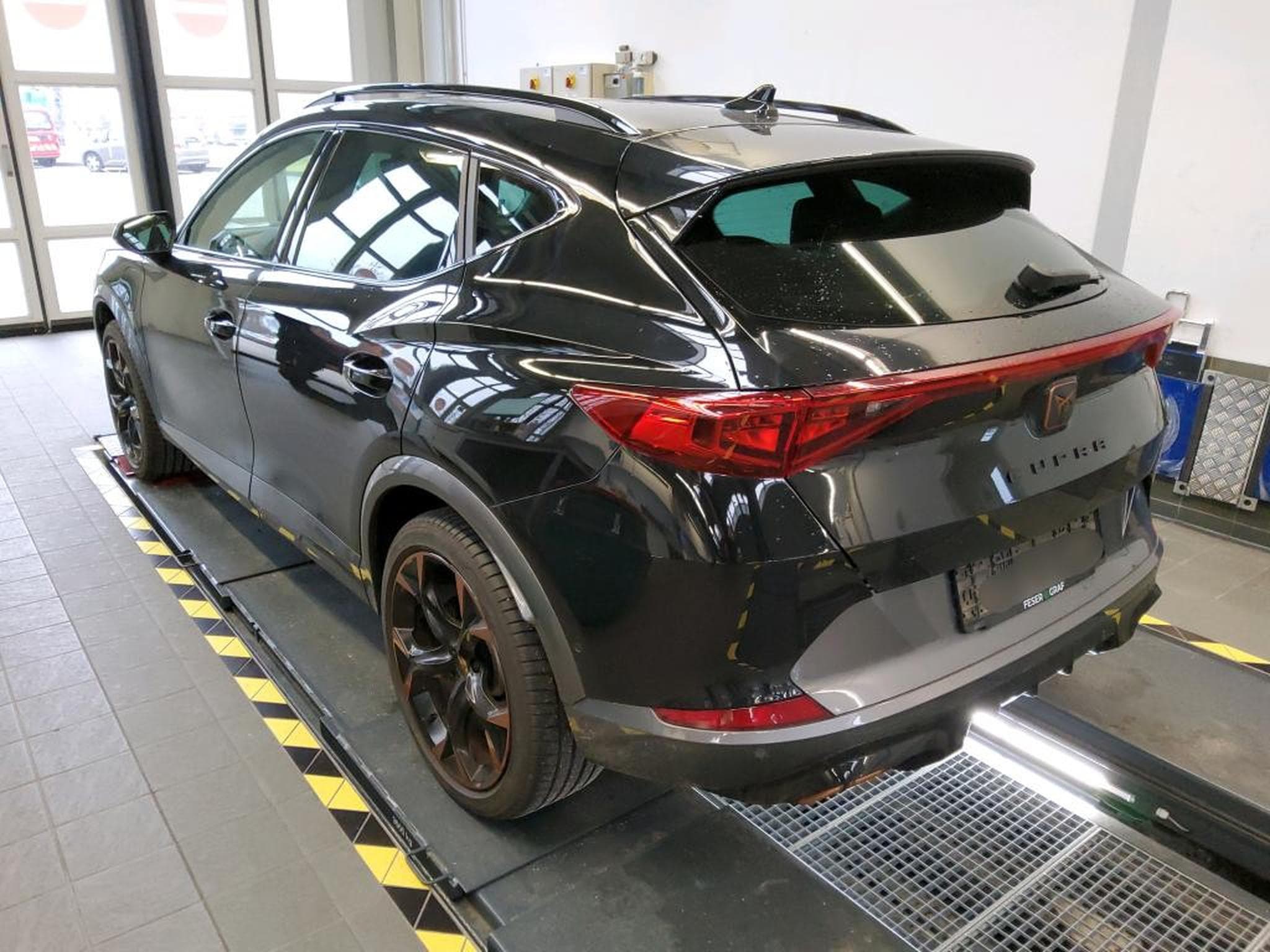 Cupra Formentor VZ 245CV PHEV eHybrid DSG6 * VSS * CUIR** 360° * PANO* ATTEL (2023) - Foto 4