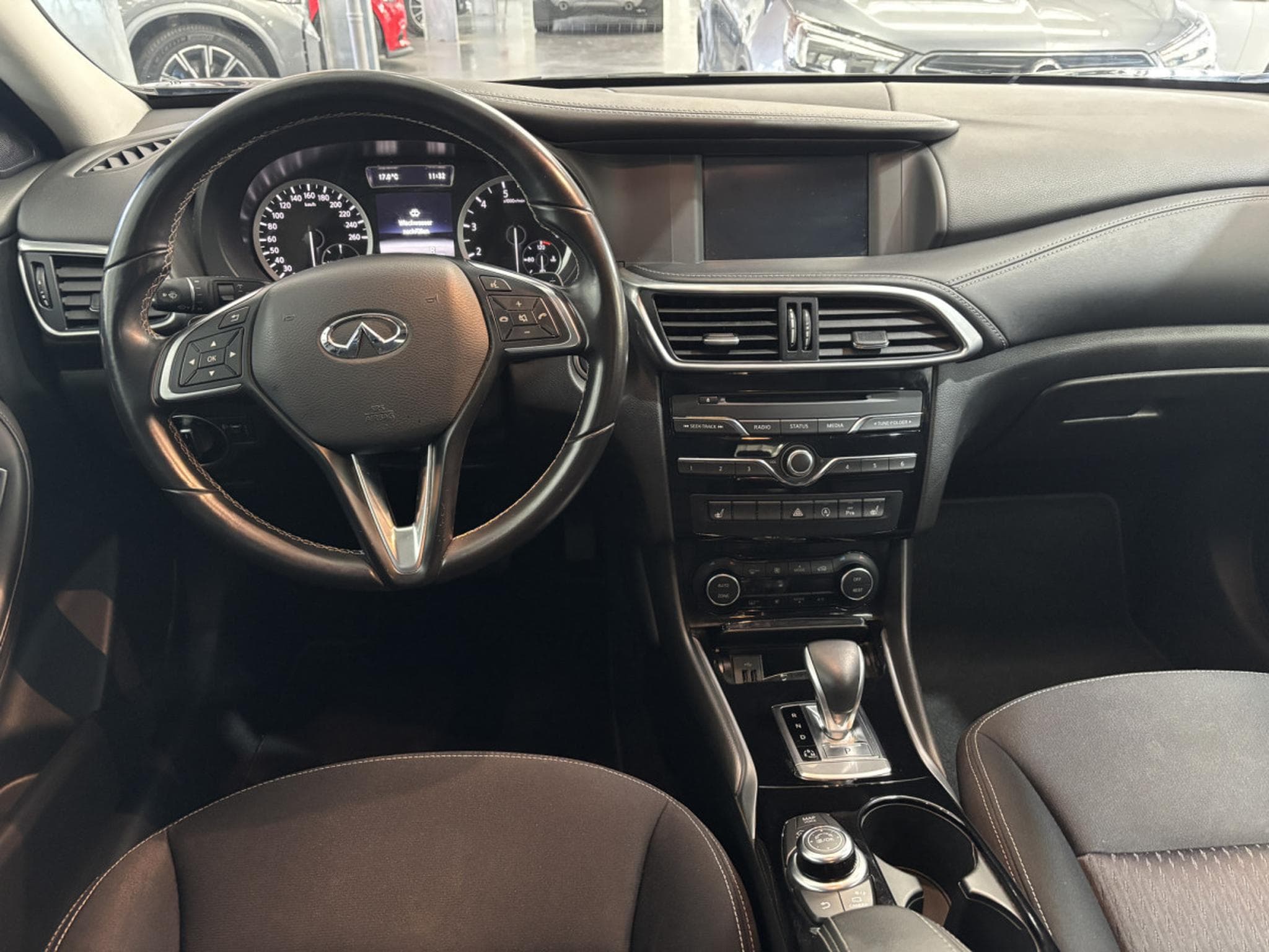 Infiniti Q30 1.6 DCT Sport (2017) - Foto 11