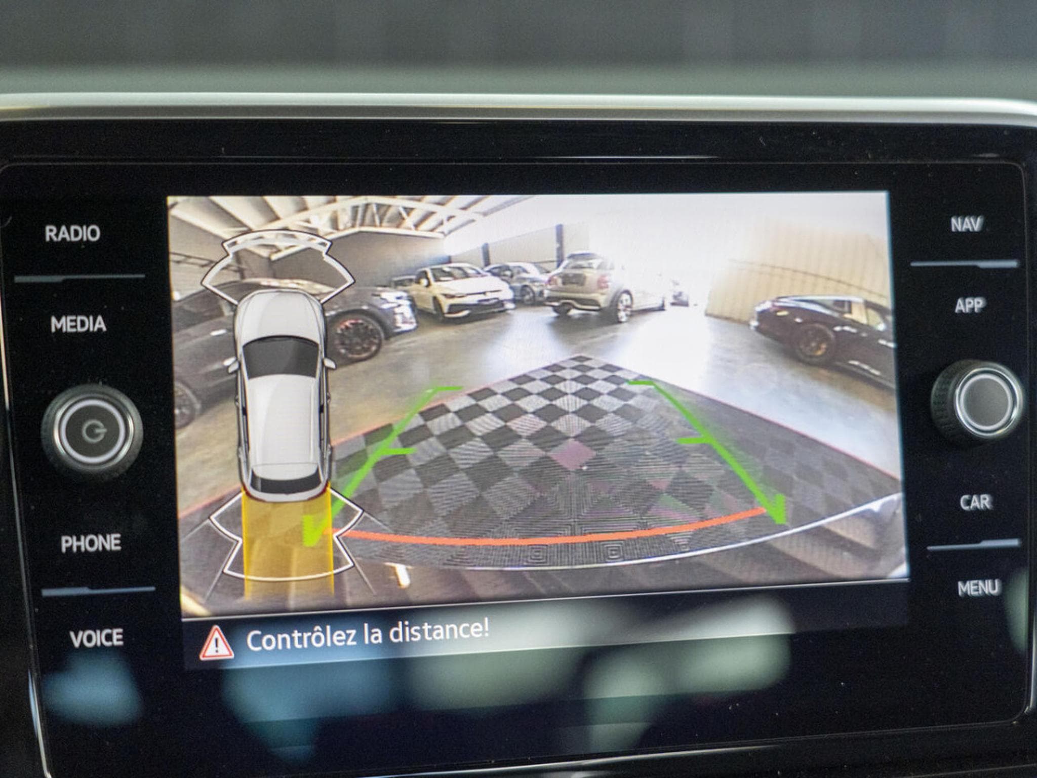 VW T-Roc Style 2.0 TDI 150CV DSG 7 * Sièges Chauffants * Caméra * (2024) - Photo 15