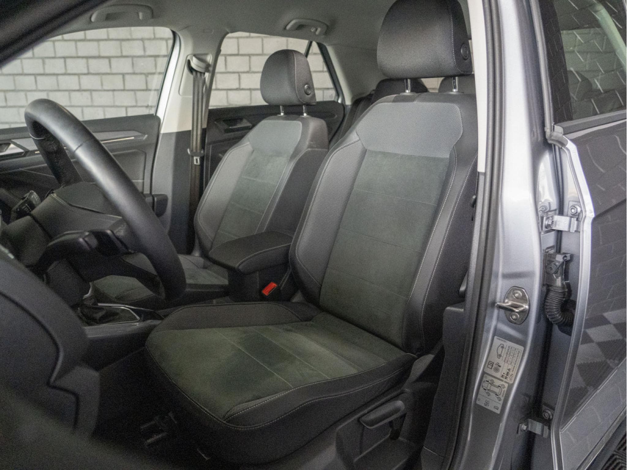 VW T-Roc Style 2.0 TDI 150CV DSG 7 * Sièges Chauffants * Caméra * (2024) - Photo 8