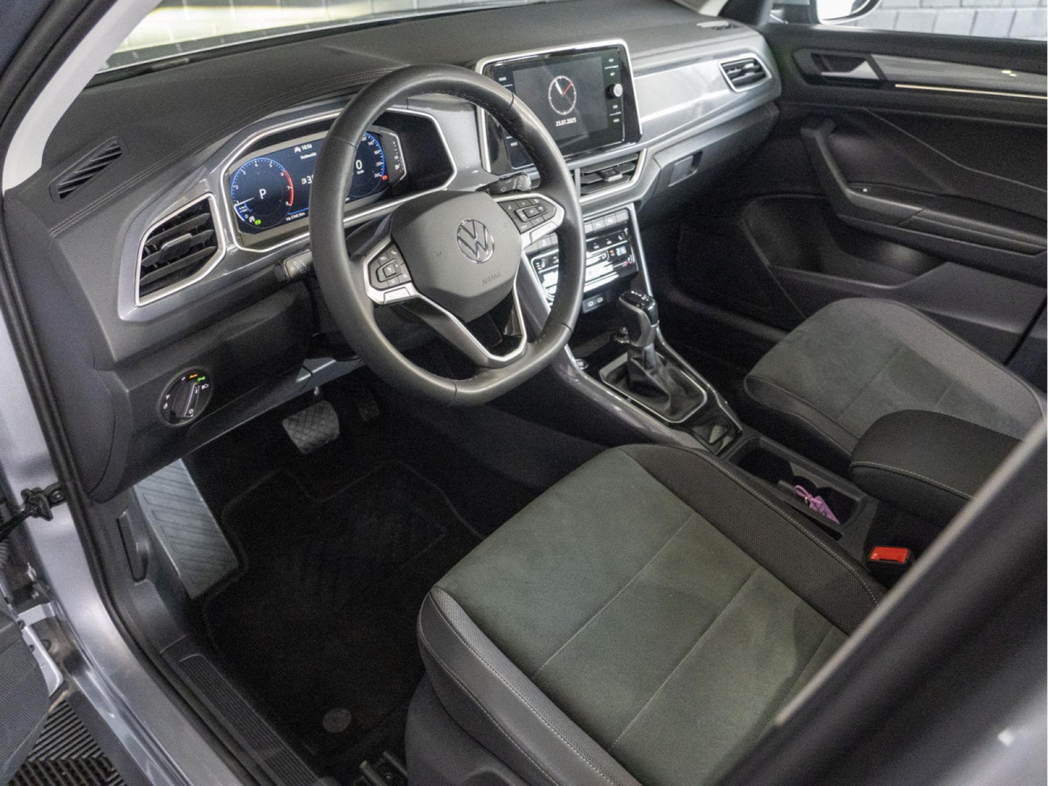 VW T-Roc Style 2.0 TDI 150CV DSG 7 * Sièges Chauffants * Caméra * (2024) - Photo 9