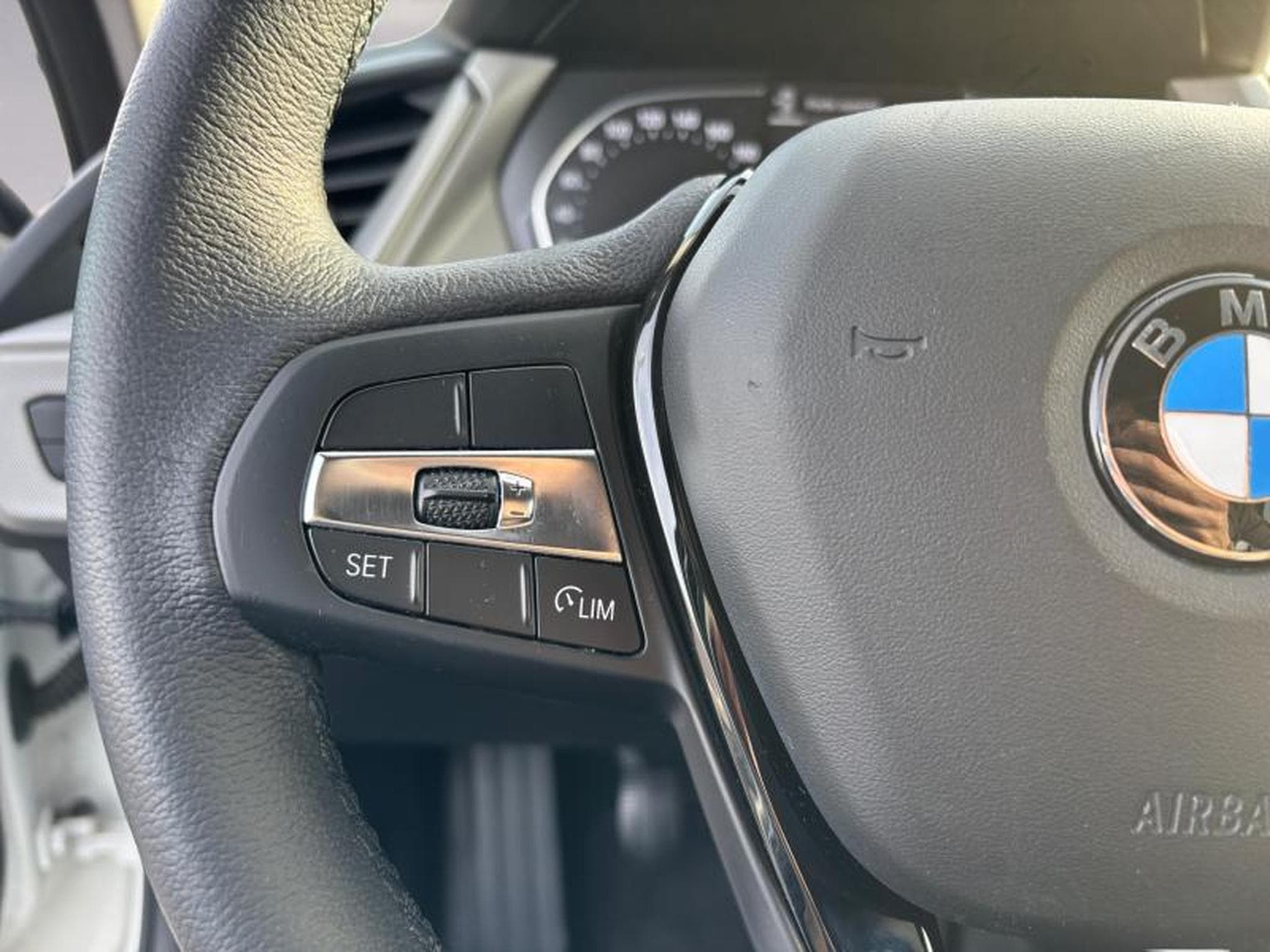 BMW 116 116i Hatch (2021) - Foto 12