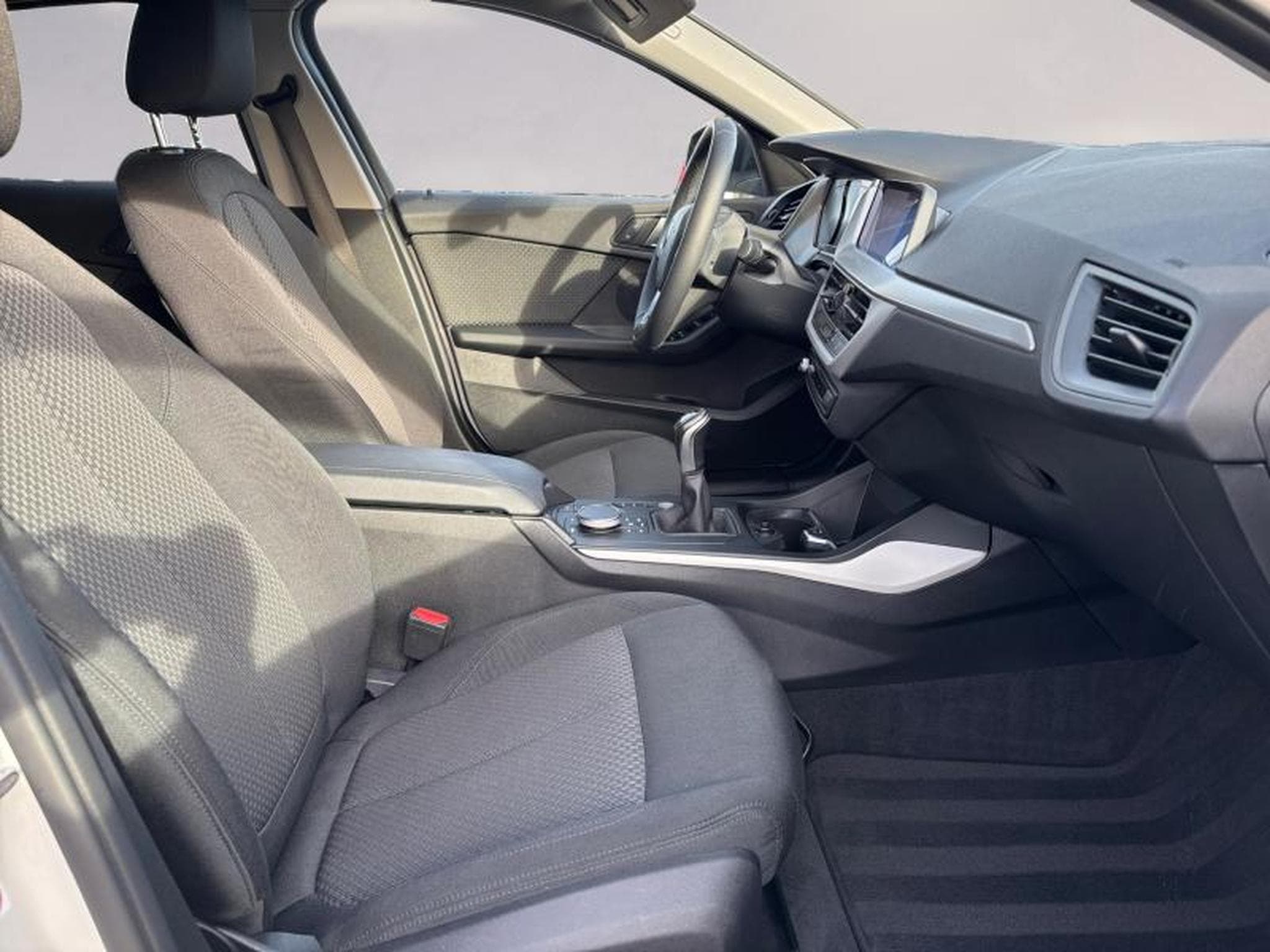 BMW 116 116i Hatch (2021) - Foto 14