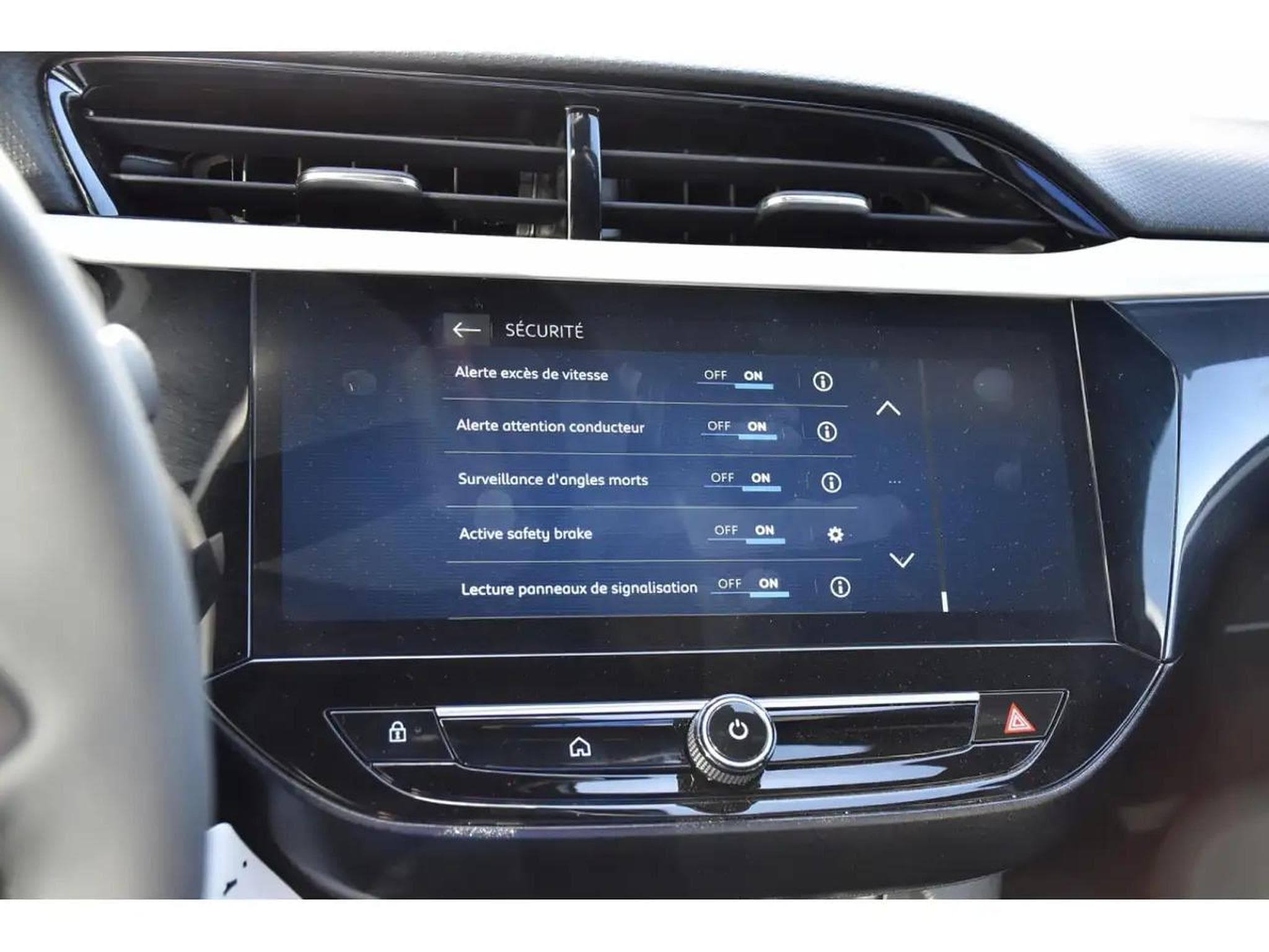 Opel Corsa (2025) - Foto 13