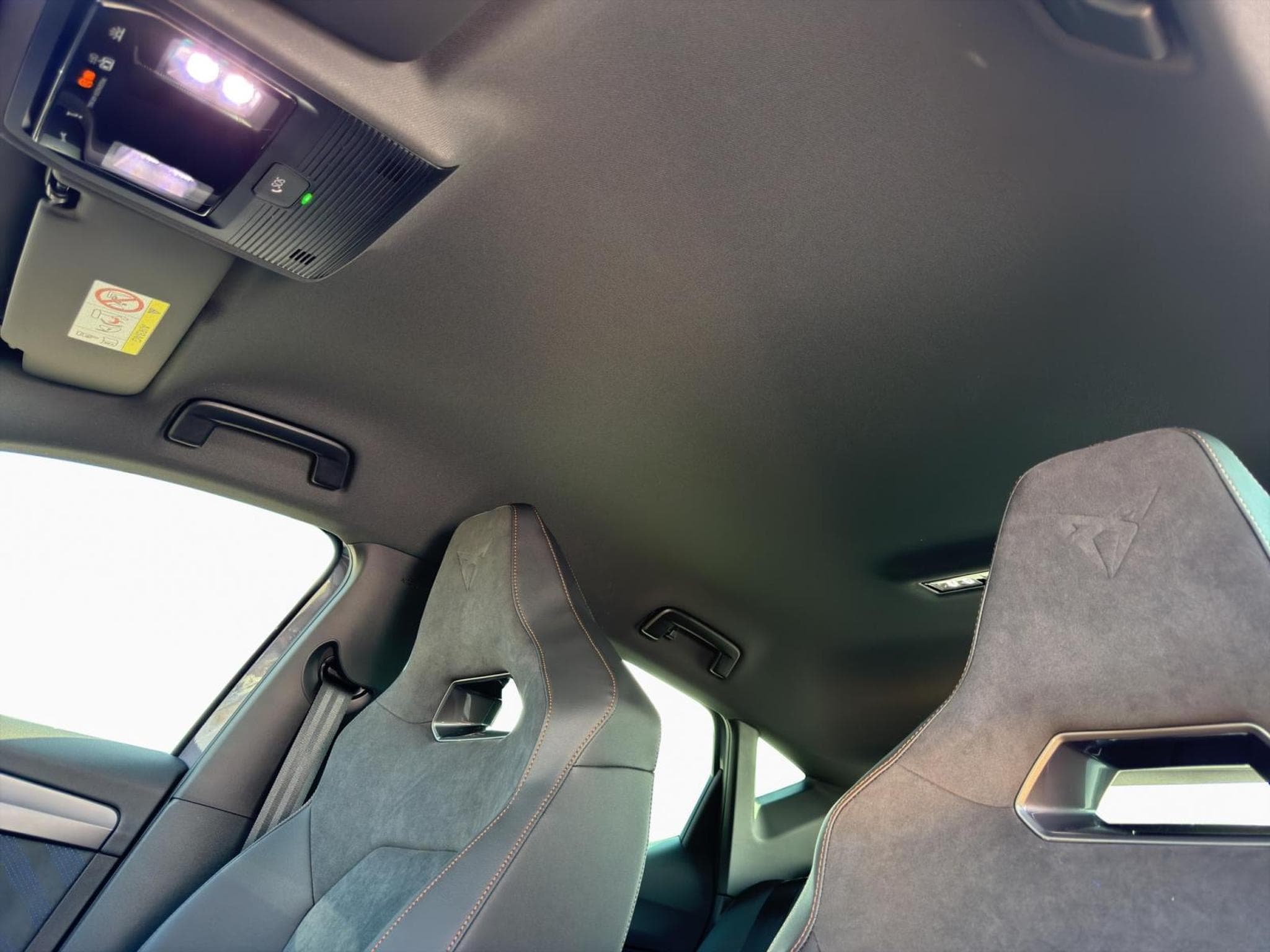 Cupra Leon eTSI (2026) - Photo 15