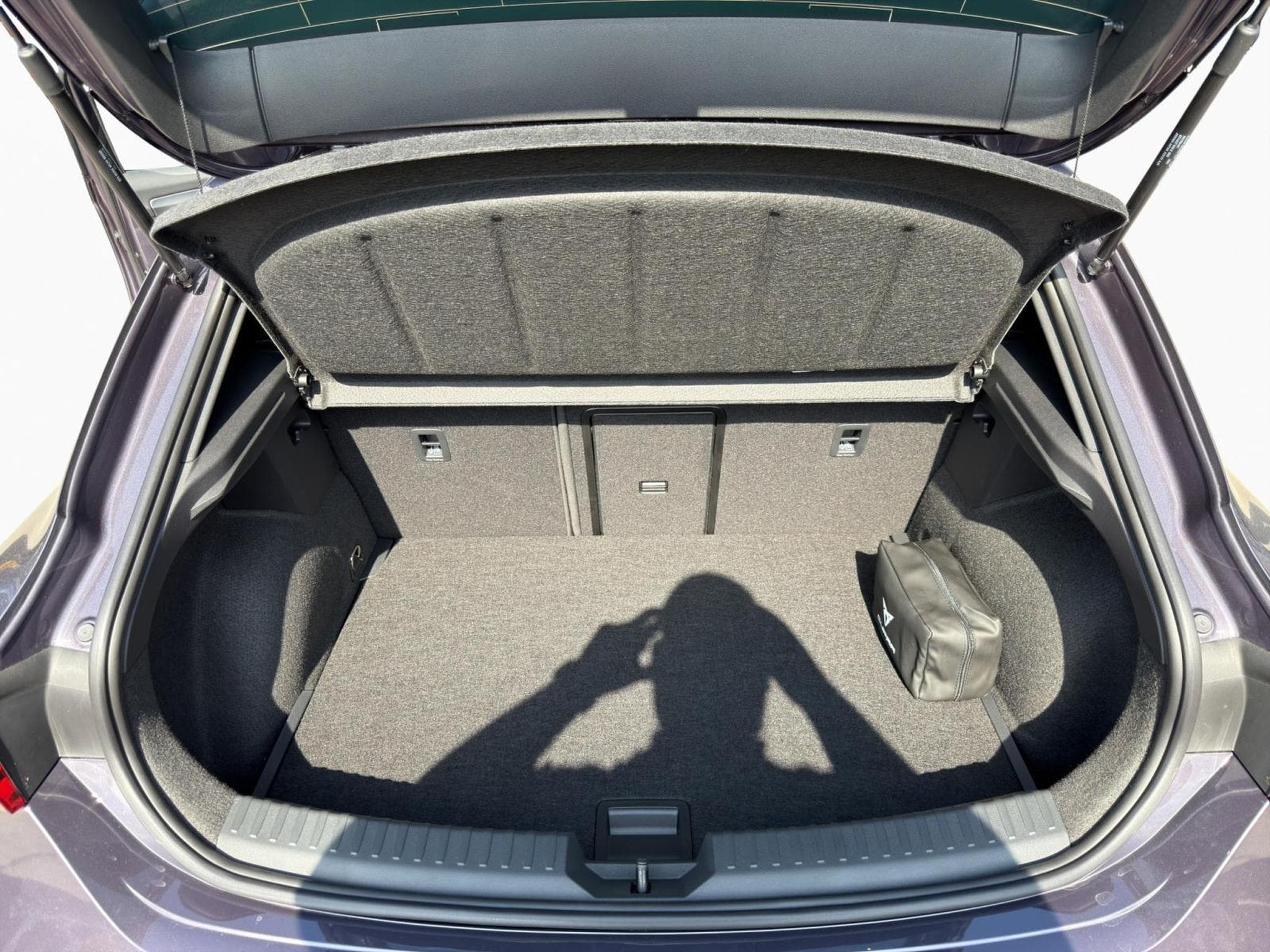 Cupra Leon eTSI (2026) - Photo 17