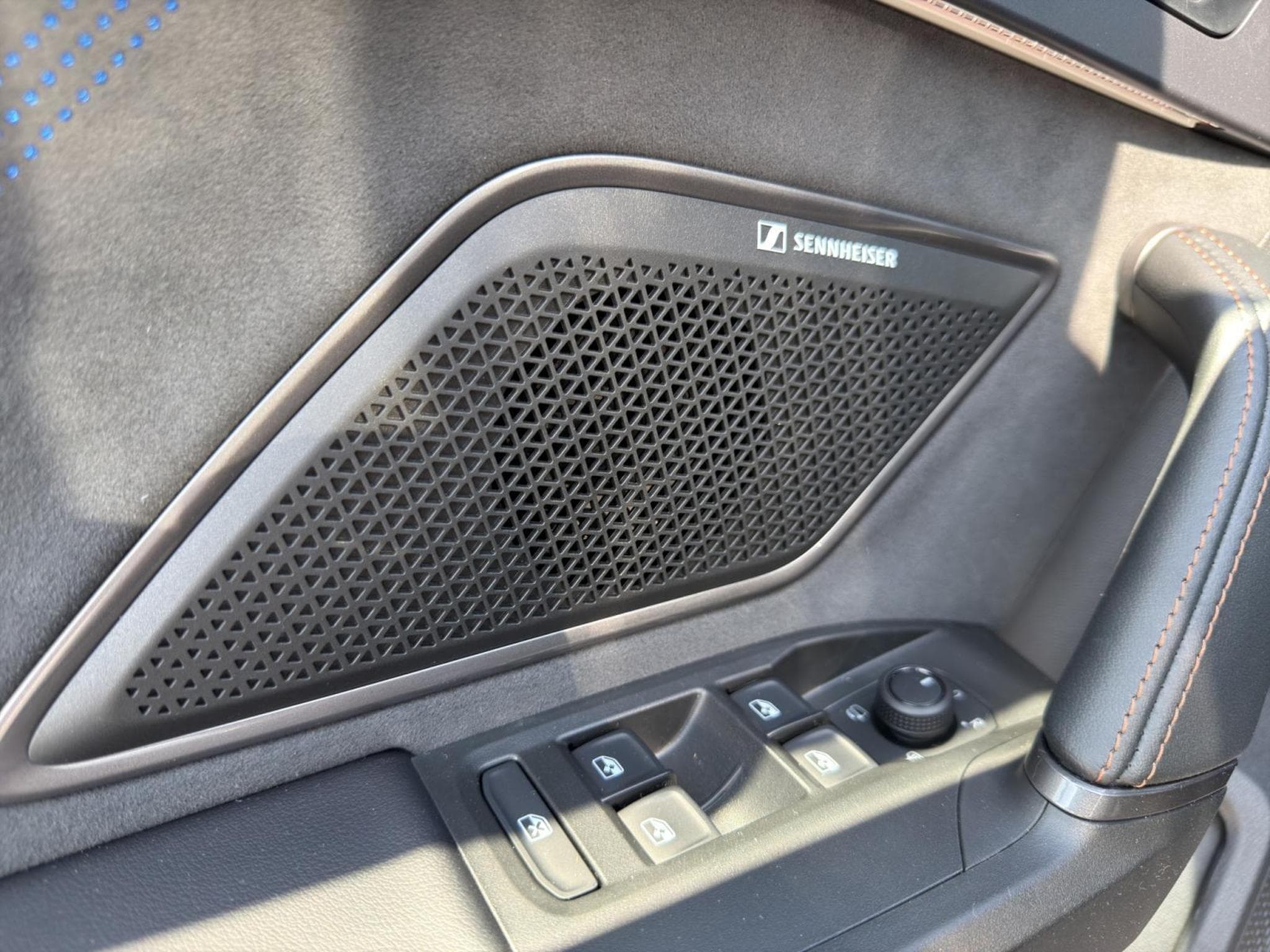 Cupra Leon eTSI (2026) - Photo 19