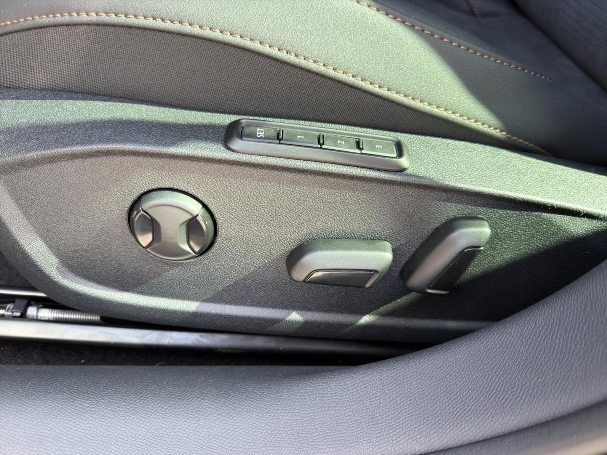 Cupra Leon eTSI (2026) - Photo 20