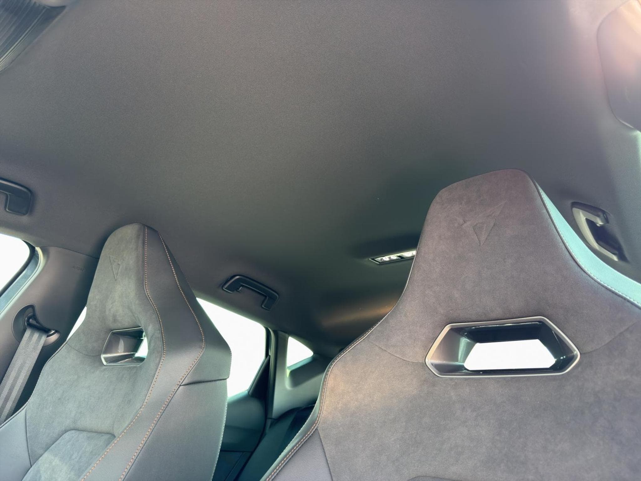 Cupra Leon eTSI (2026) - Photo 15