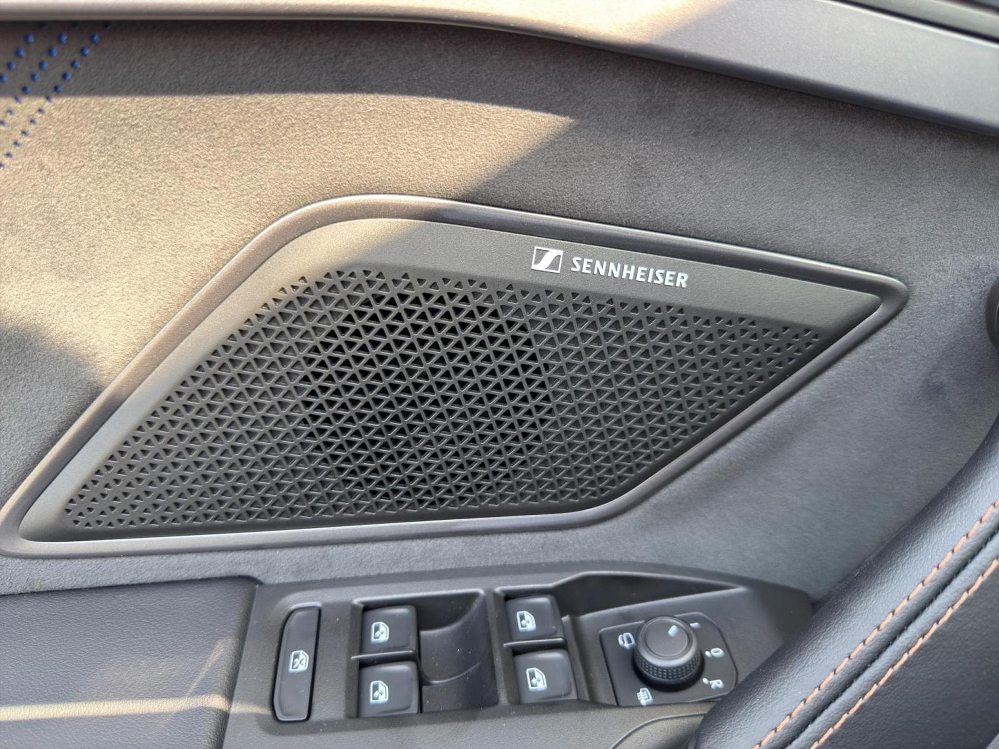 Cupra Leon eTSI (2026) - Photo 19