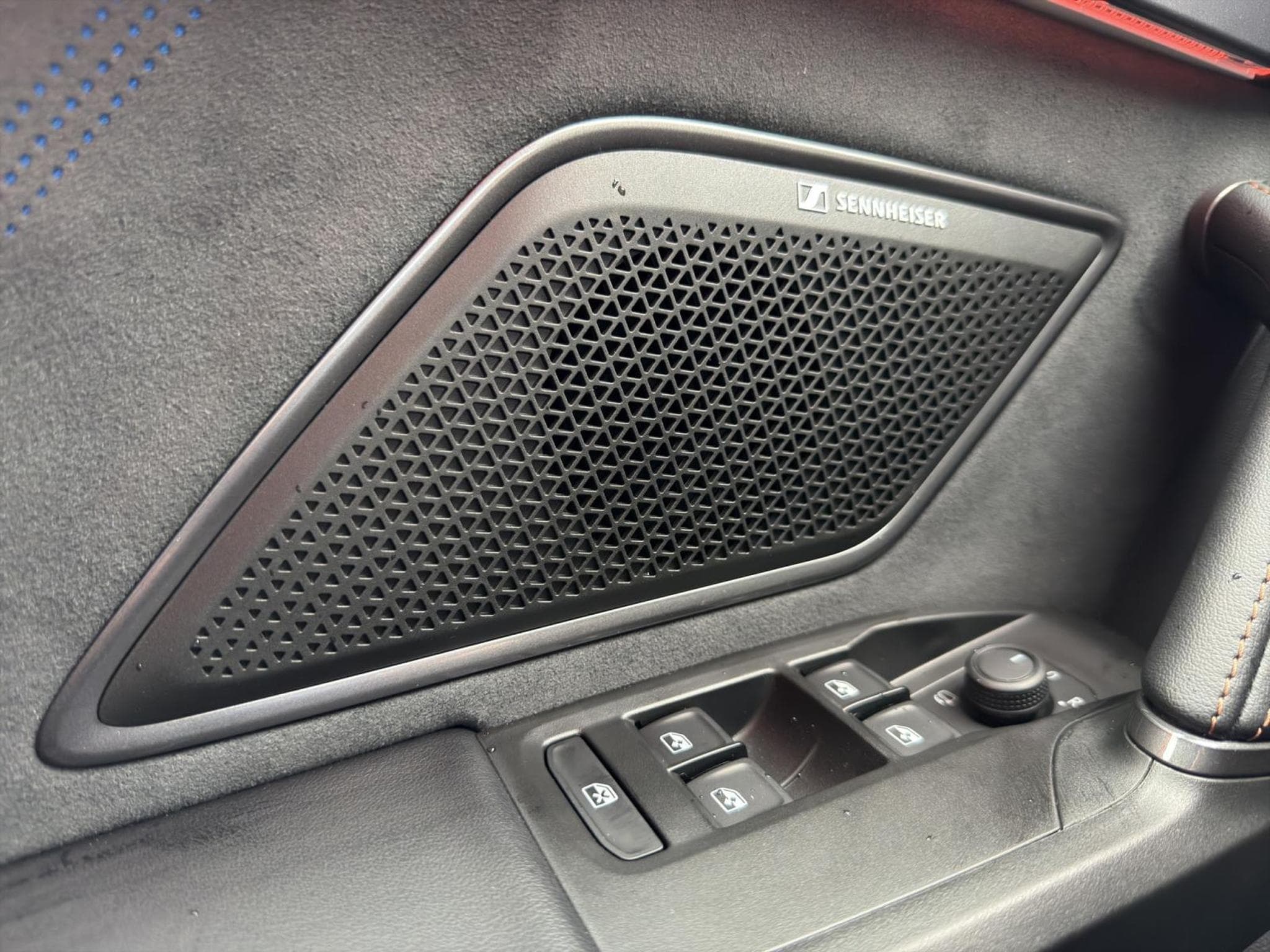 Cupra Leon eTSI (2026) - Photo 19