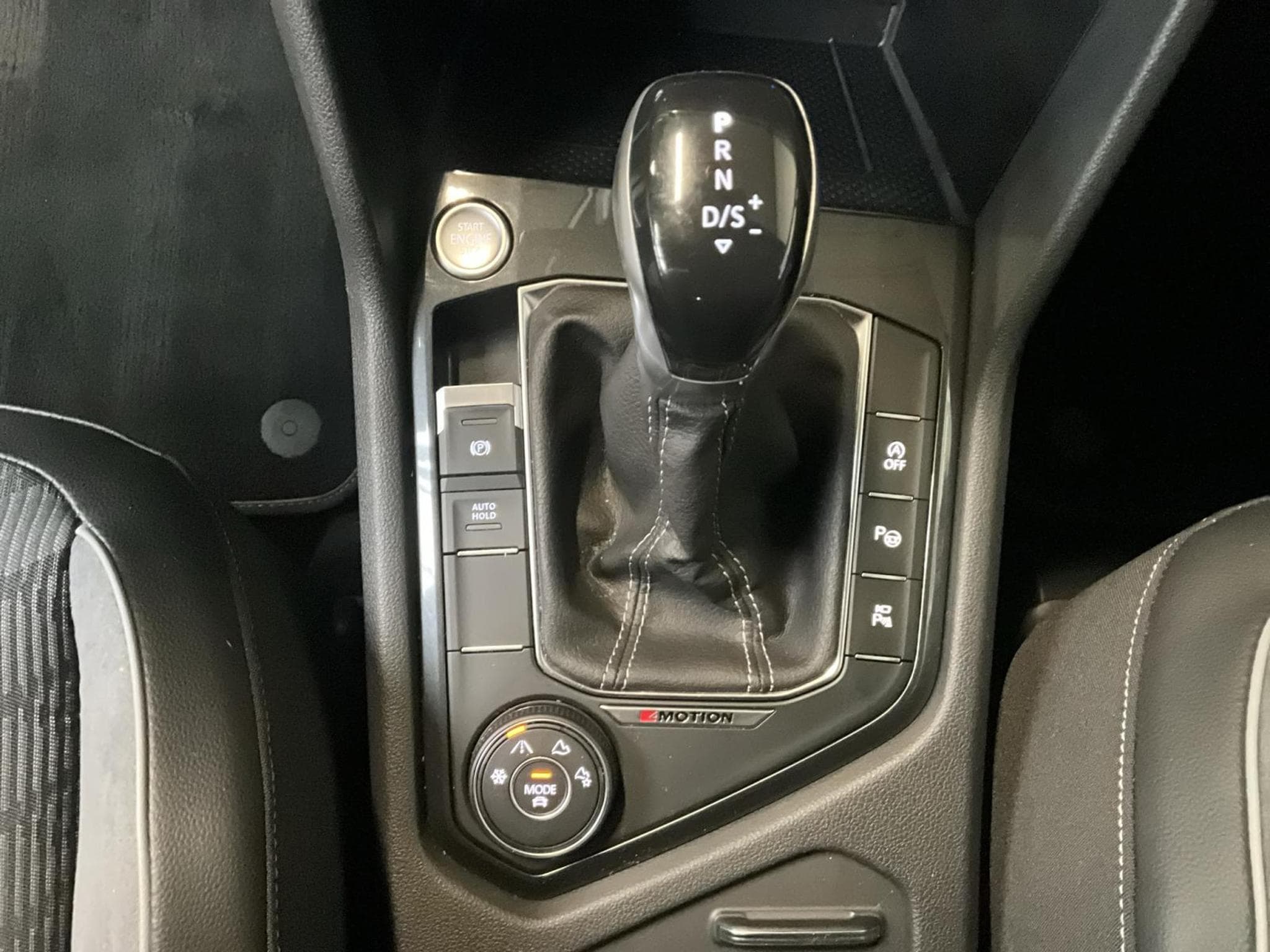 VW Tiguan R-Line+DSG+4M+Black-Style+AHK (2024) - Photo 12