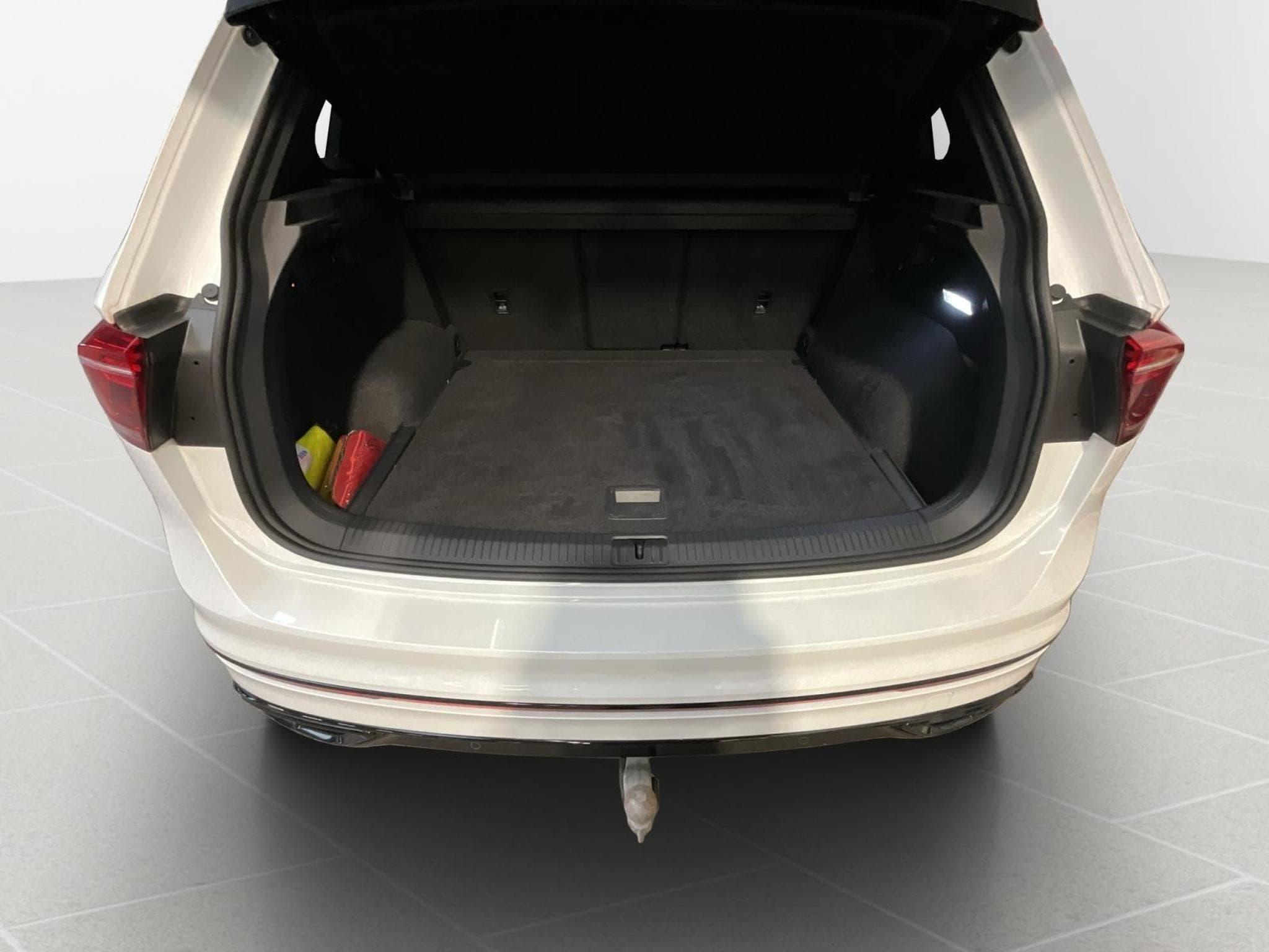 VW Tiguan R-Line+DSG+4M+Black-Style+AHK (2024) - Photo 16