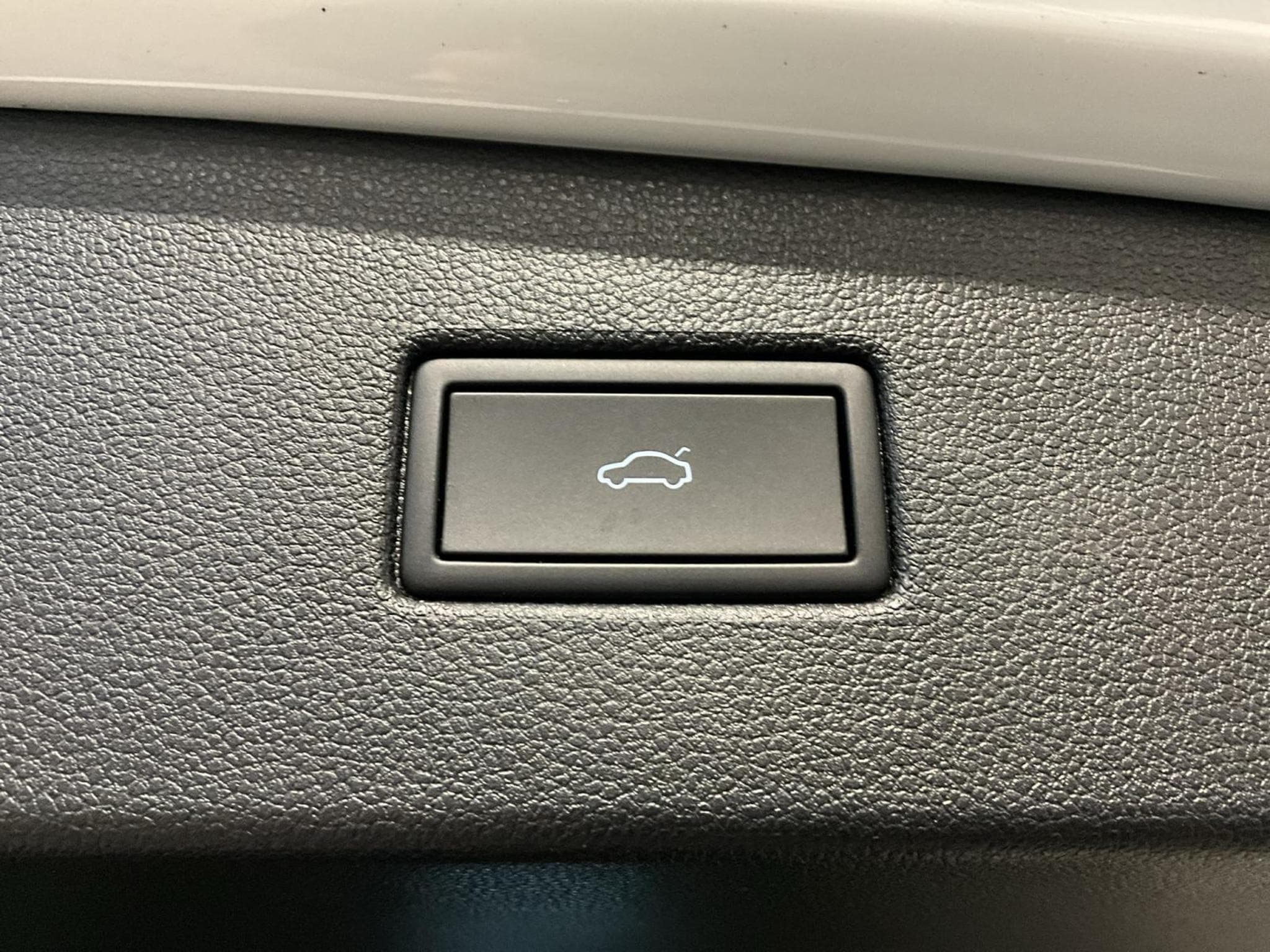 VW Tiguan R-Line+DSG+4M+Black-Style+AHK (2024) - Photo 18