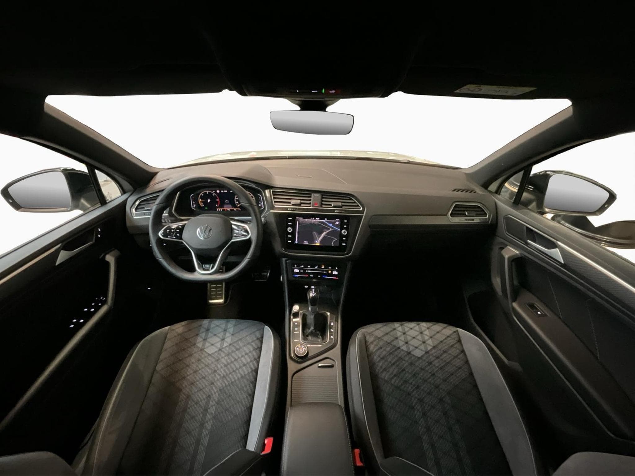 VW Tiguan R-Line+DSG+4M+Black-Style+AHK (2024) - Photo 2