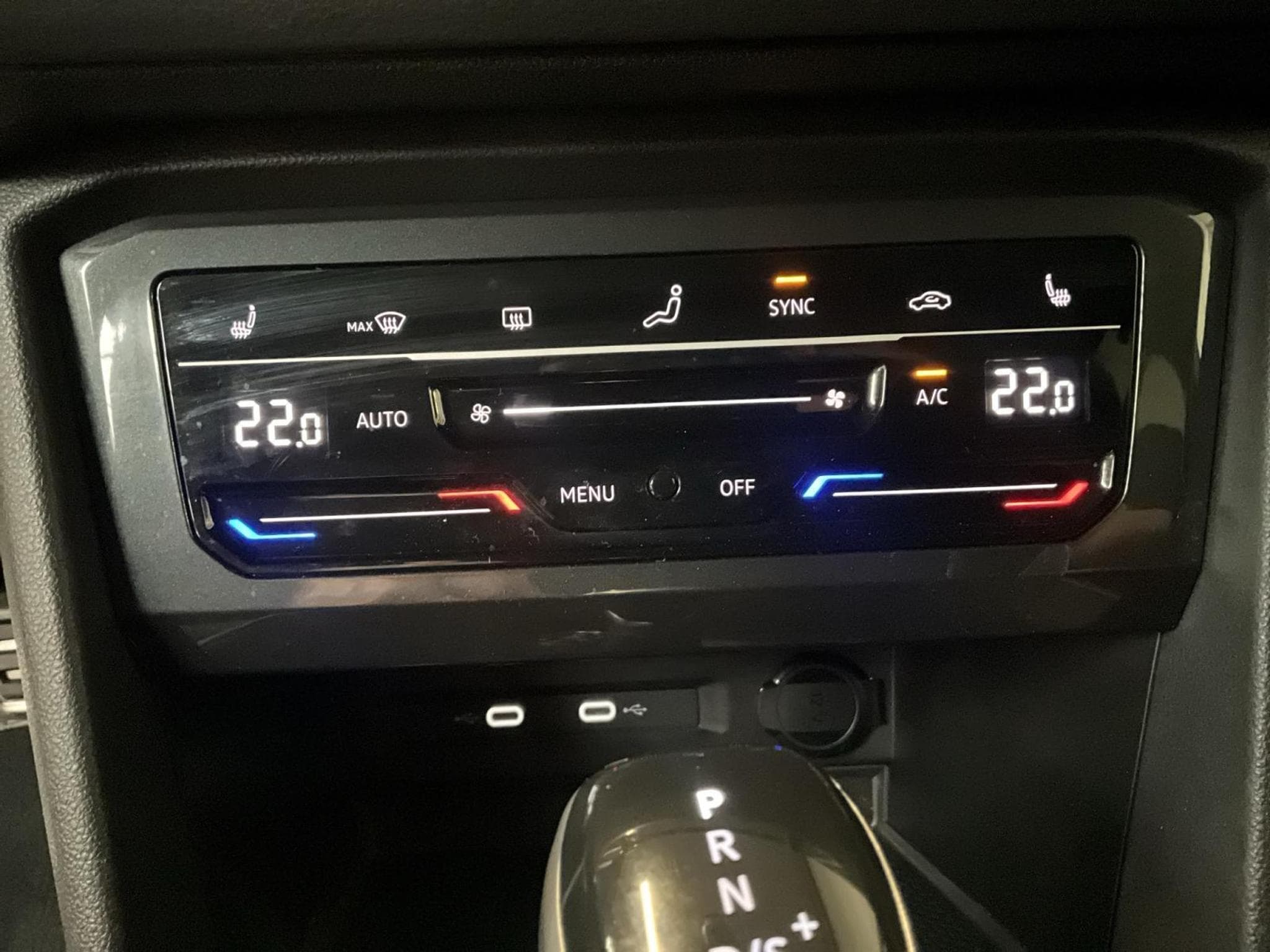 VW Tiguan R-Line+DSG+4M+Black-Style+AHK (2024) - Photo 21