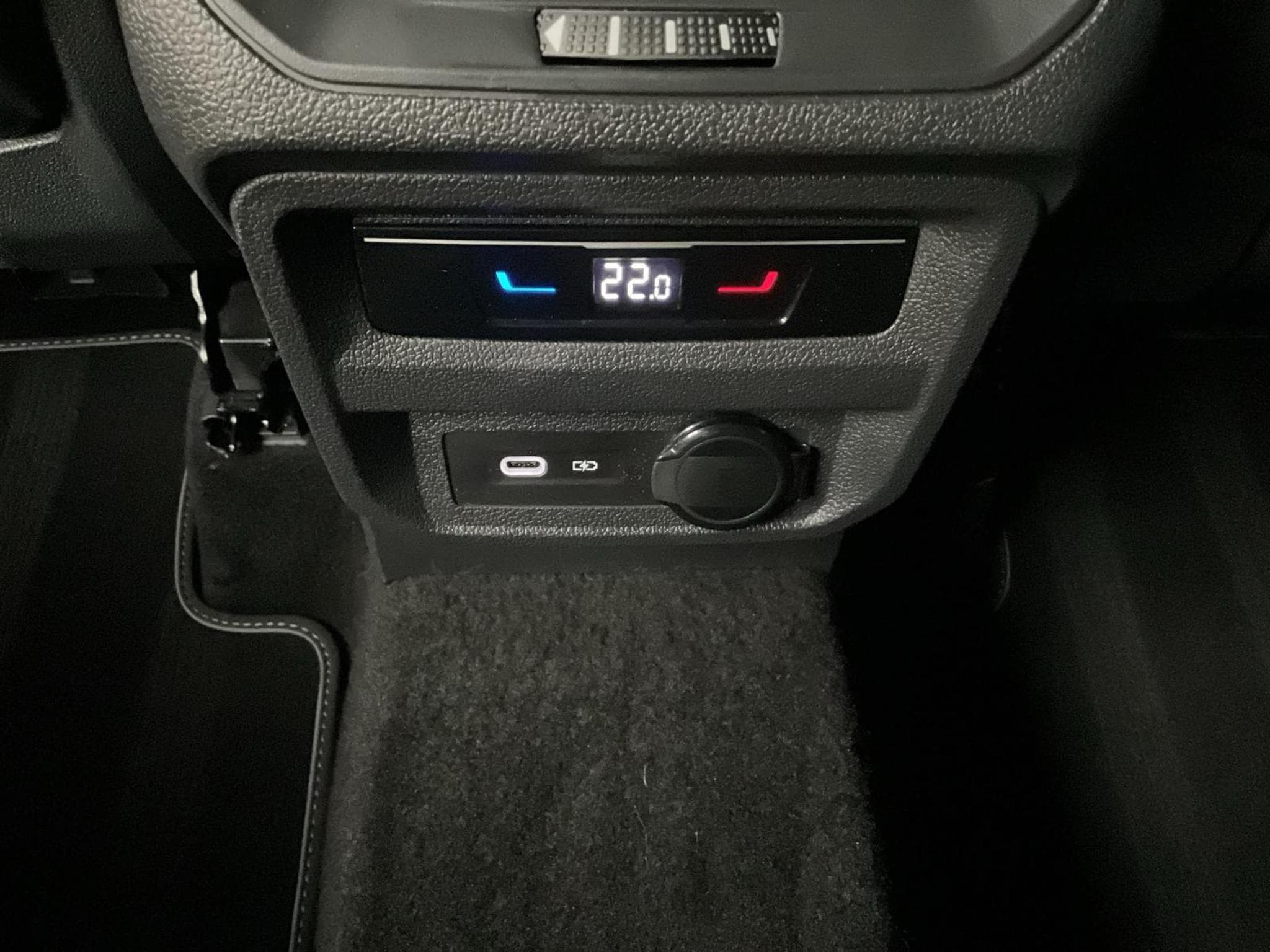 VW Tiguan R-Line+DSG+4M+Black-Style+AHK (2024) - Photo 22