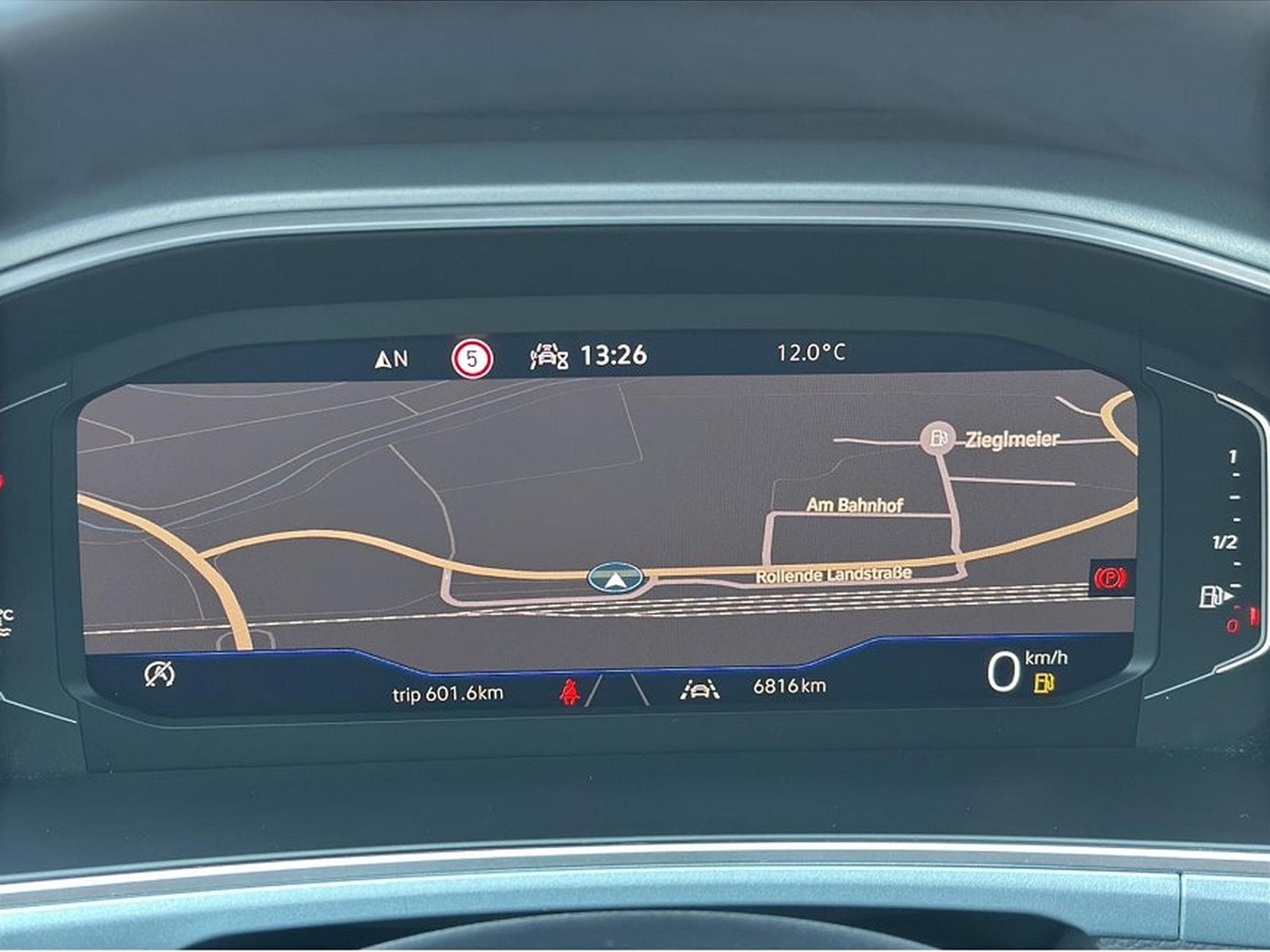 VW T-Roc (2025) - Photo 14