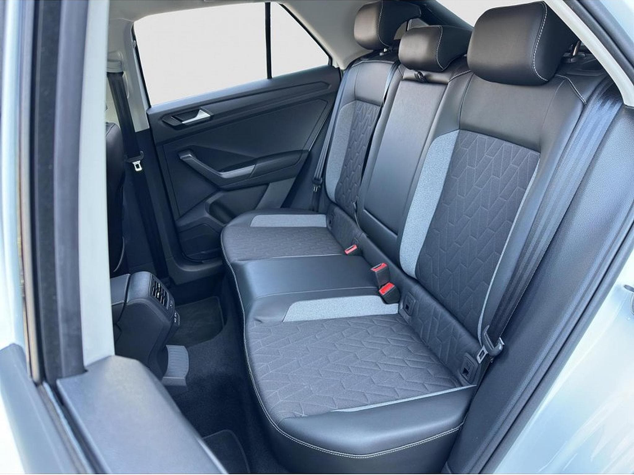 VW T-Roc (2025) - Photo 17