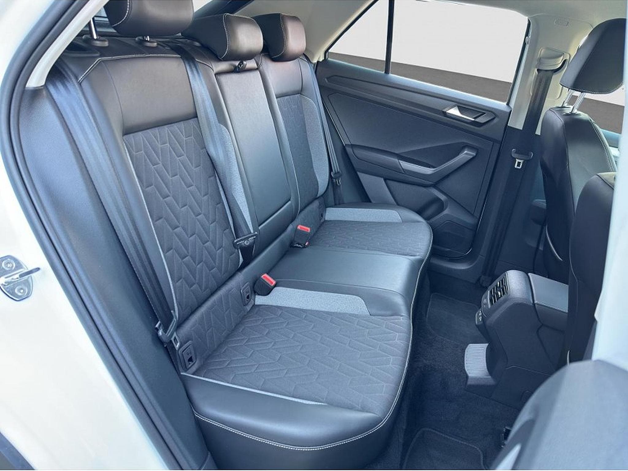 VW T-Roc (2025) - Photo 18