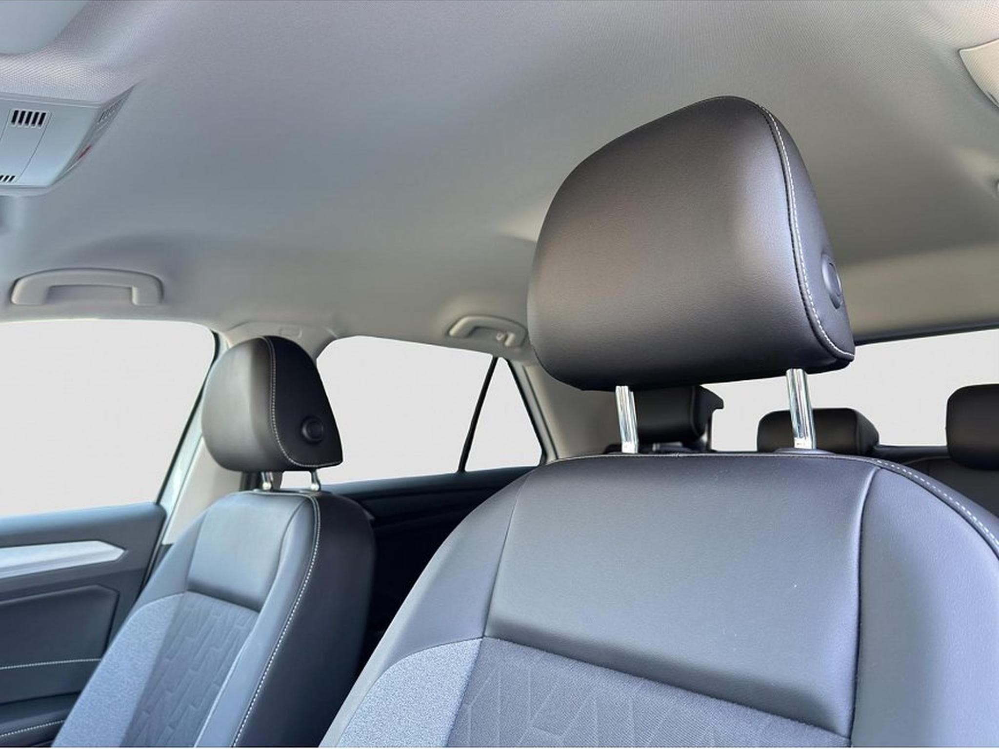 VW T-Roc (2025) - Photo 24