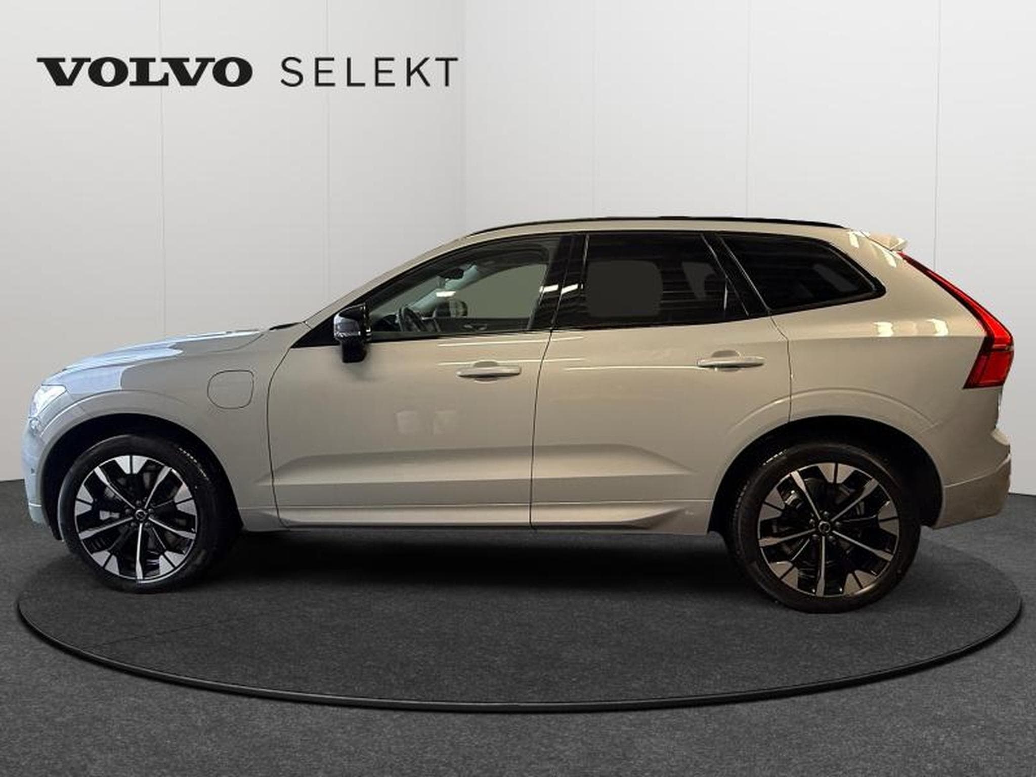 Volvo XC60 Facelift T6 Plus Dark / Hybride (2025) - Foto 2