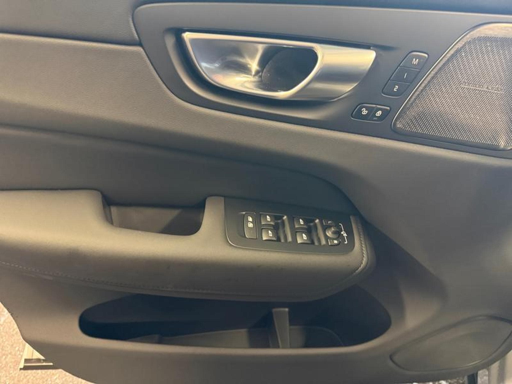 Volvo XC60 Facelift T6 Plus Dark / Hybride (2025) - Foto 20