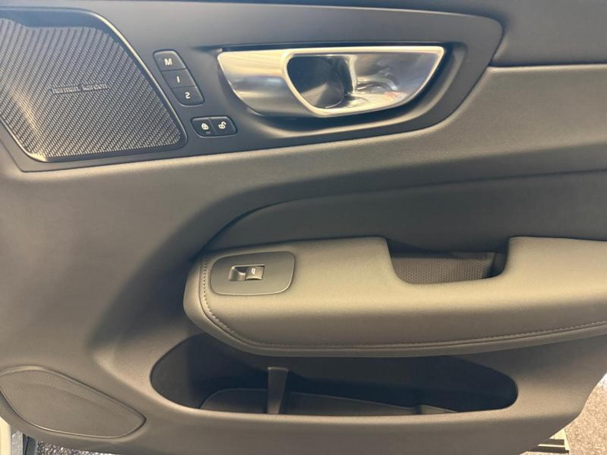 Volvo XC60 Facelift T6 Plus Dark / Hybride (2025) - Foto 21