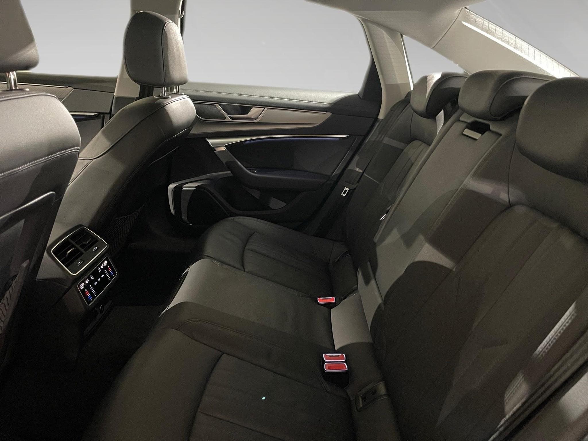 Audi A6 2.0 TDI Design (2022) - Photo 11