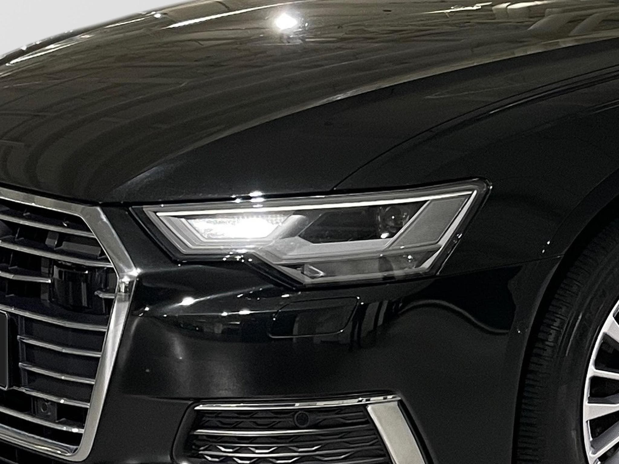 Audi A6 2.0 TDI Design (2022) - Photo 22