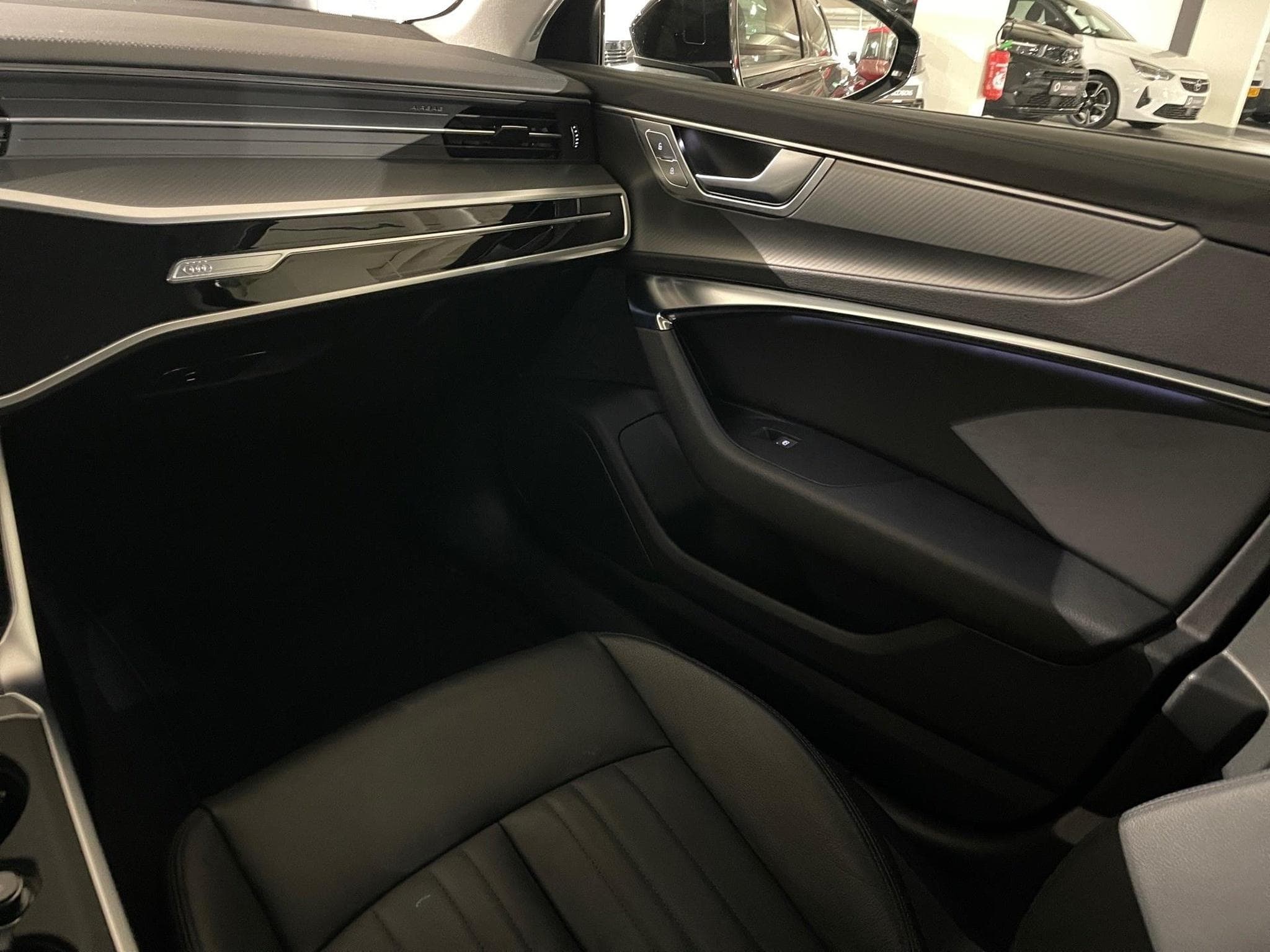 Audi A6 2.0 TDI Design (2022) - Photo 9