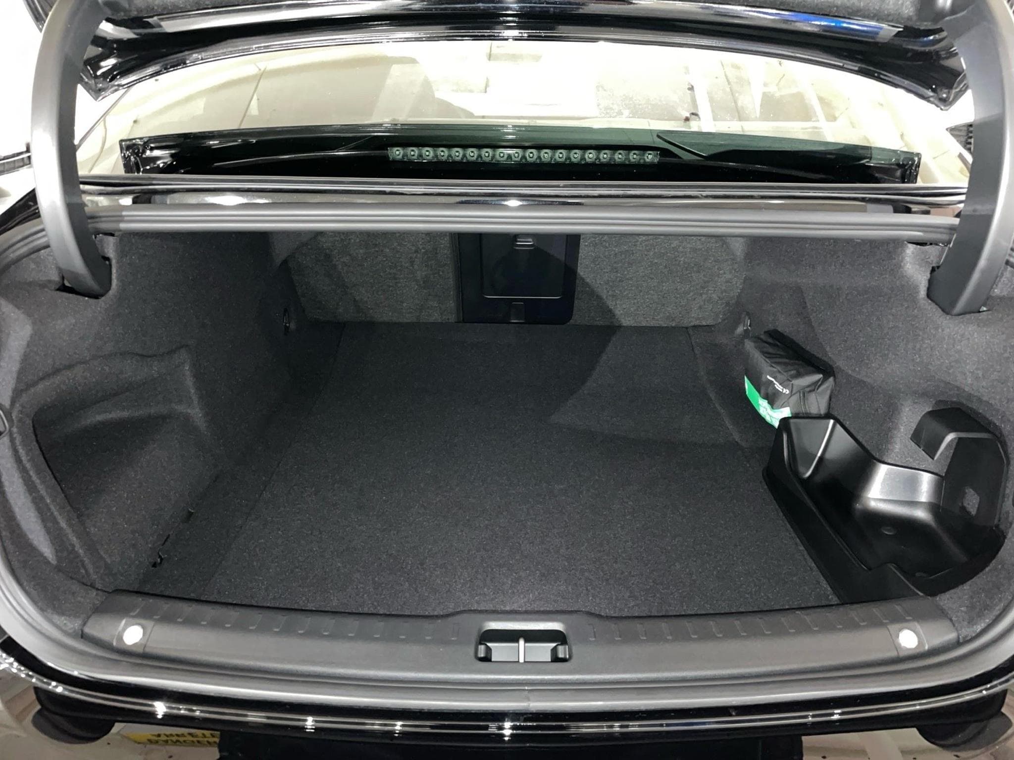 Volvo S90 2.0 T8 AWD Plus Dark / Hybride (2024) - Foto 12