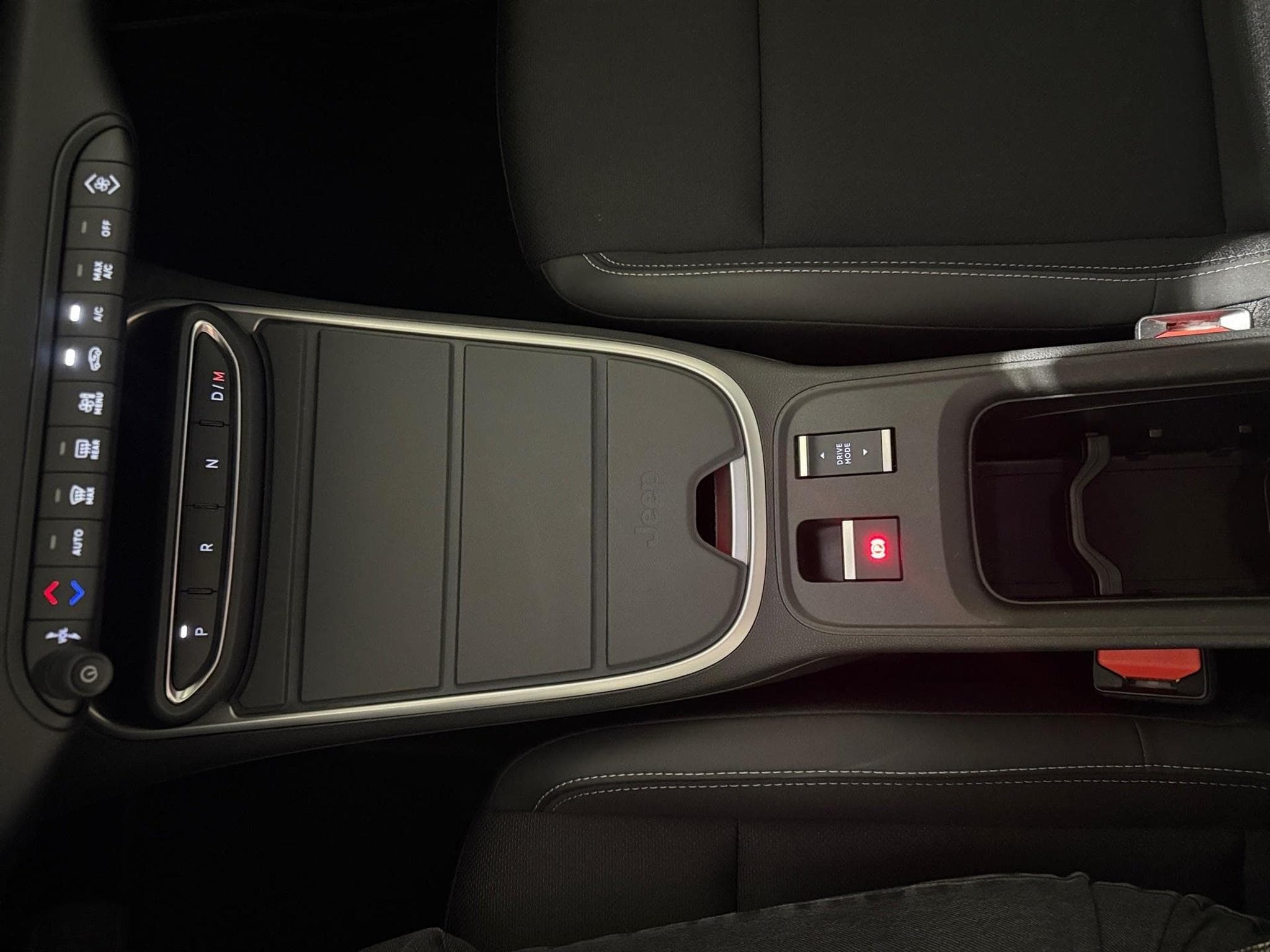 Jeep Avenger 1.2 MY25 Altitude - 4X2- 1.2L 100hp e-Hybrid (2025) - Photo 10