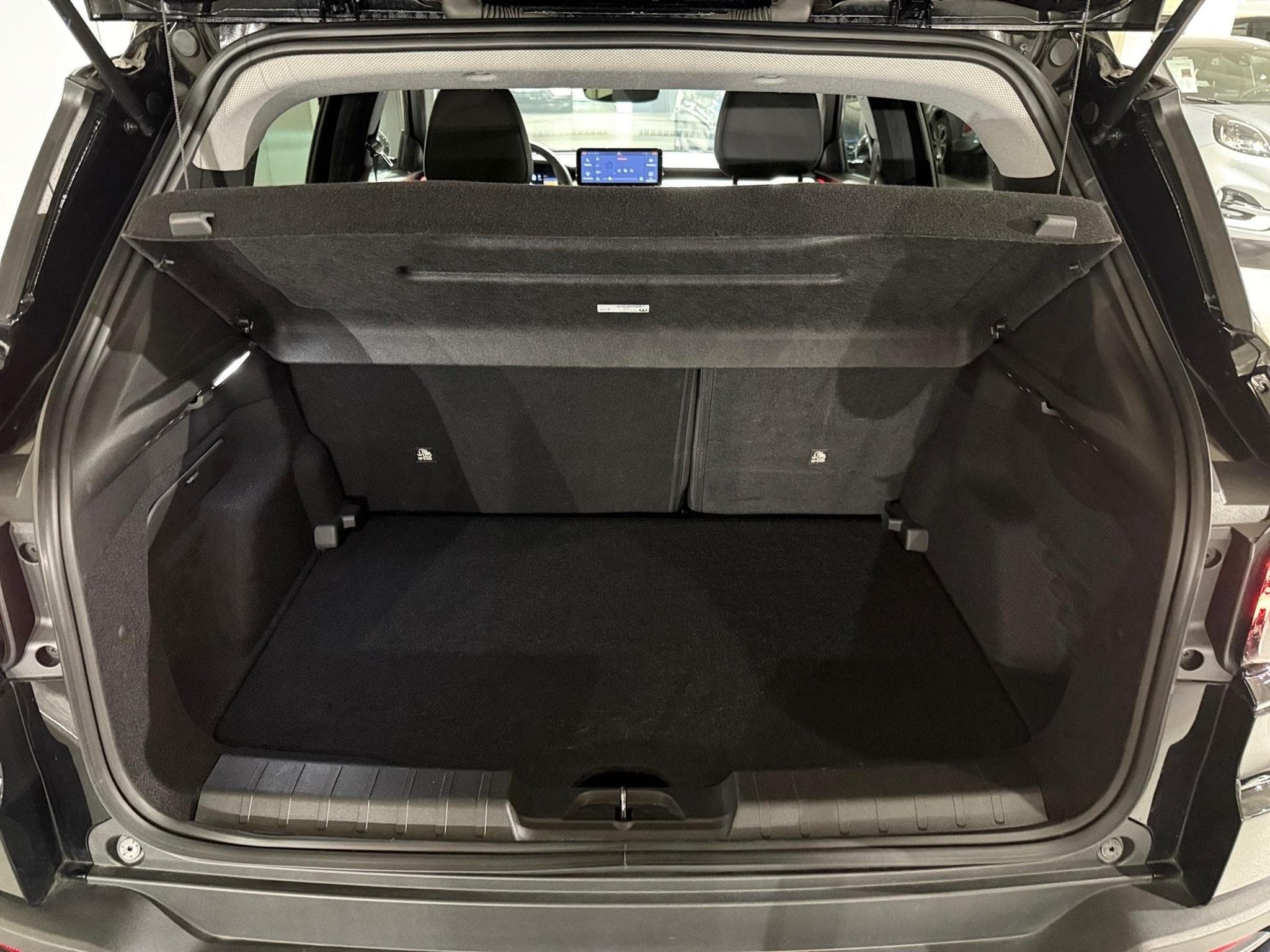 Jeep Avenger 1.2 MY25 Altitude - 4X2- 1.2L 100hp e-Hybrid (2025) - Photo 12