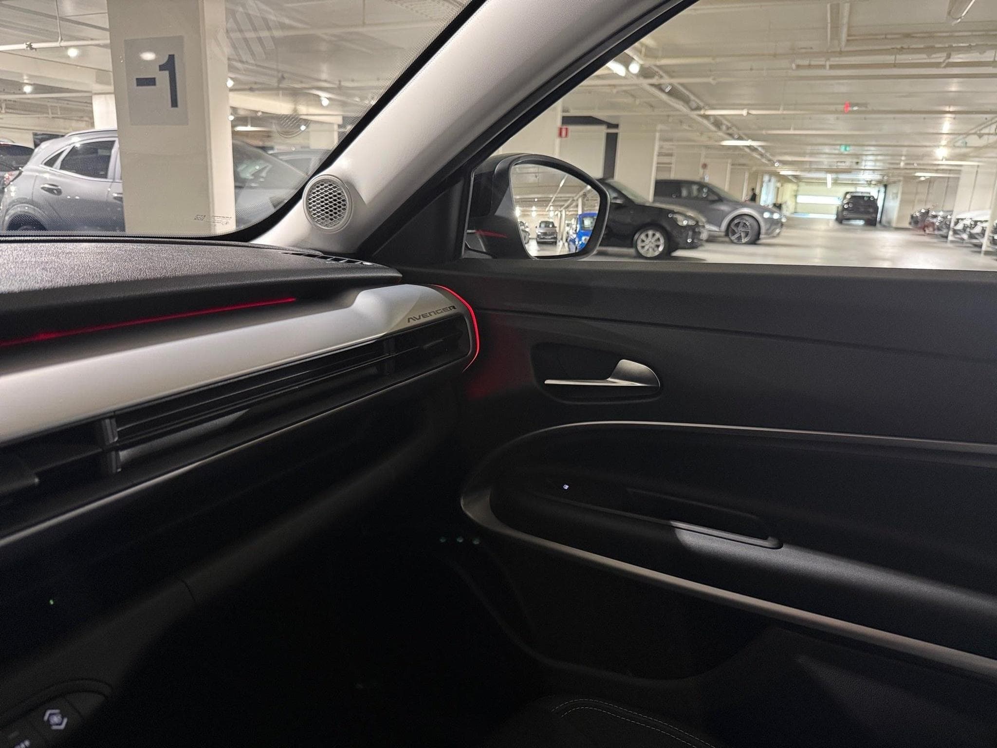 Jeep Avenger 1.2 MY25 Altitude - 4X2- 1.2L 100hp e-Hybrid (2025) - Photo 9