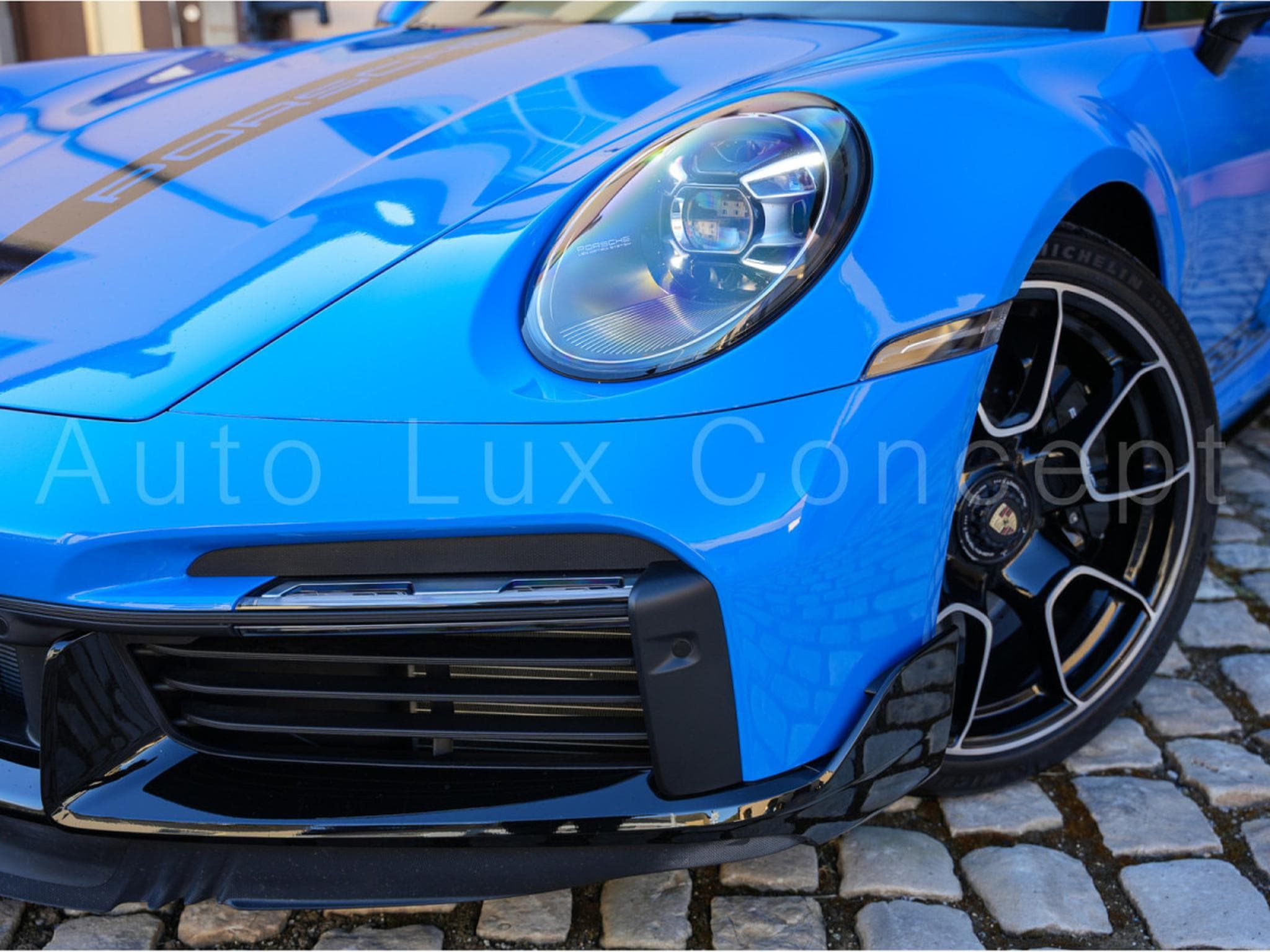 Porsche 911 911 Turbo S (2022) - Photo 17