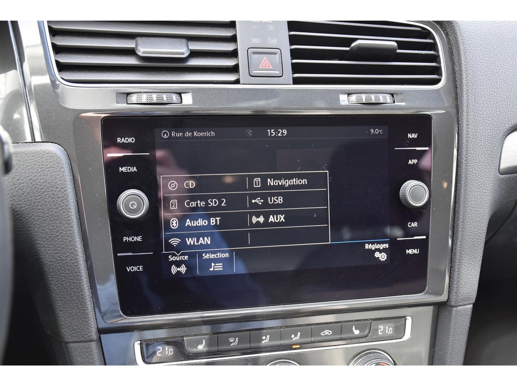 VW Golf 2.0 TDI R-Line SG CHFF ACC GPS PDC LED 1° MAIN (2018) - Foto 11