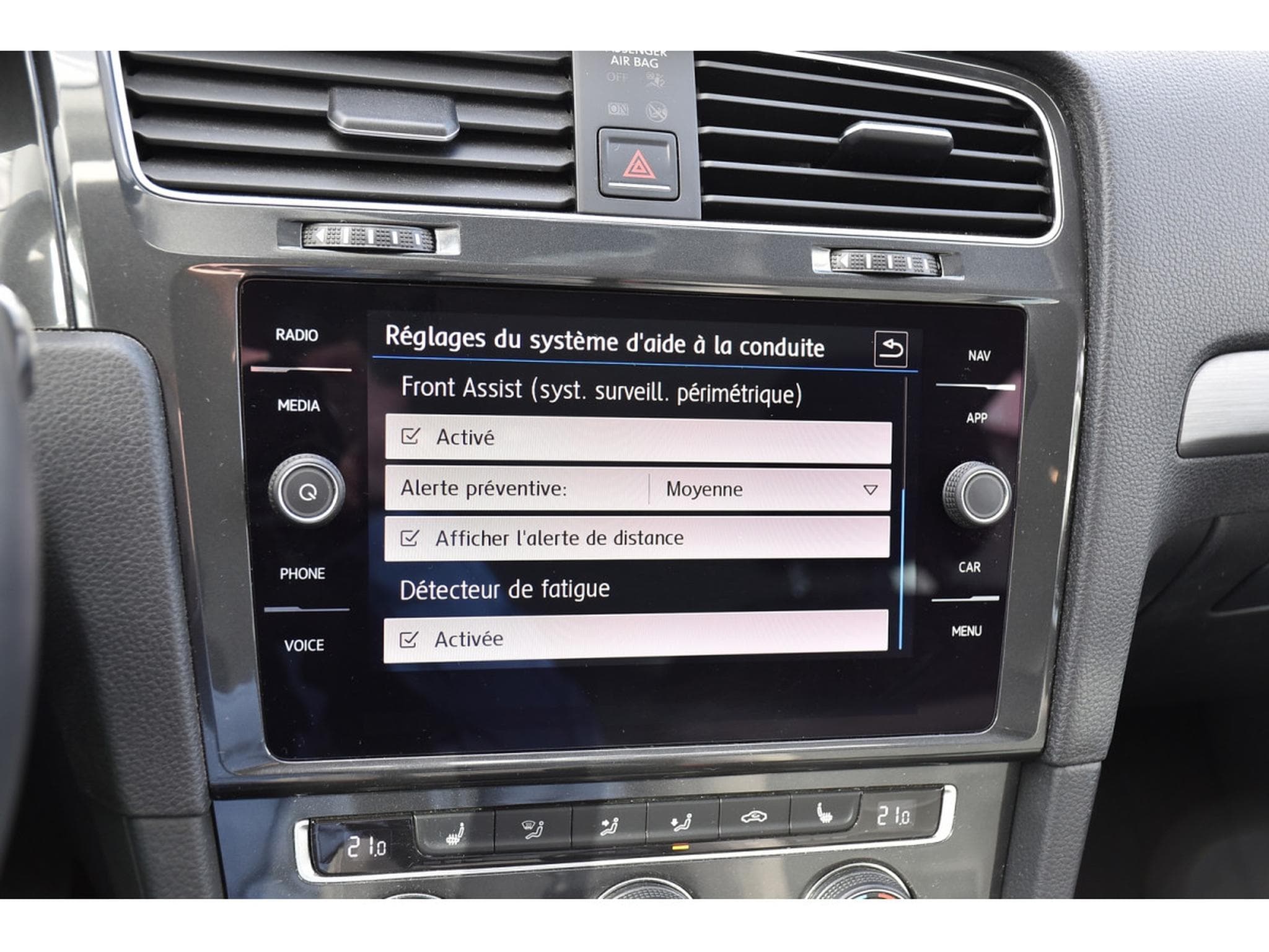 VW Golf 2.0 TDI R-Line SG CHFF ACC GPS PDC LED 1° MAIN (2018) - Foto 14