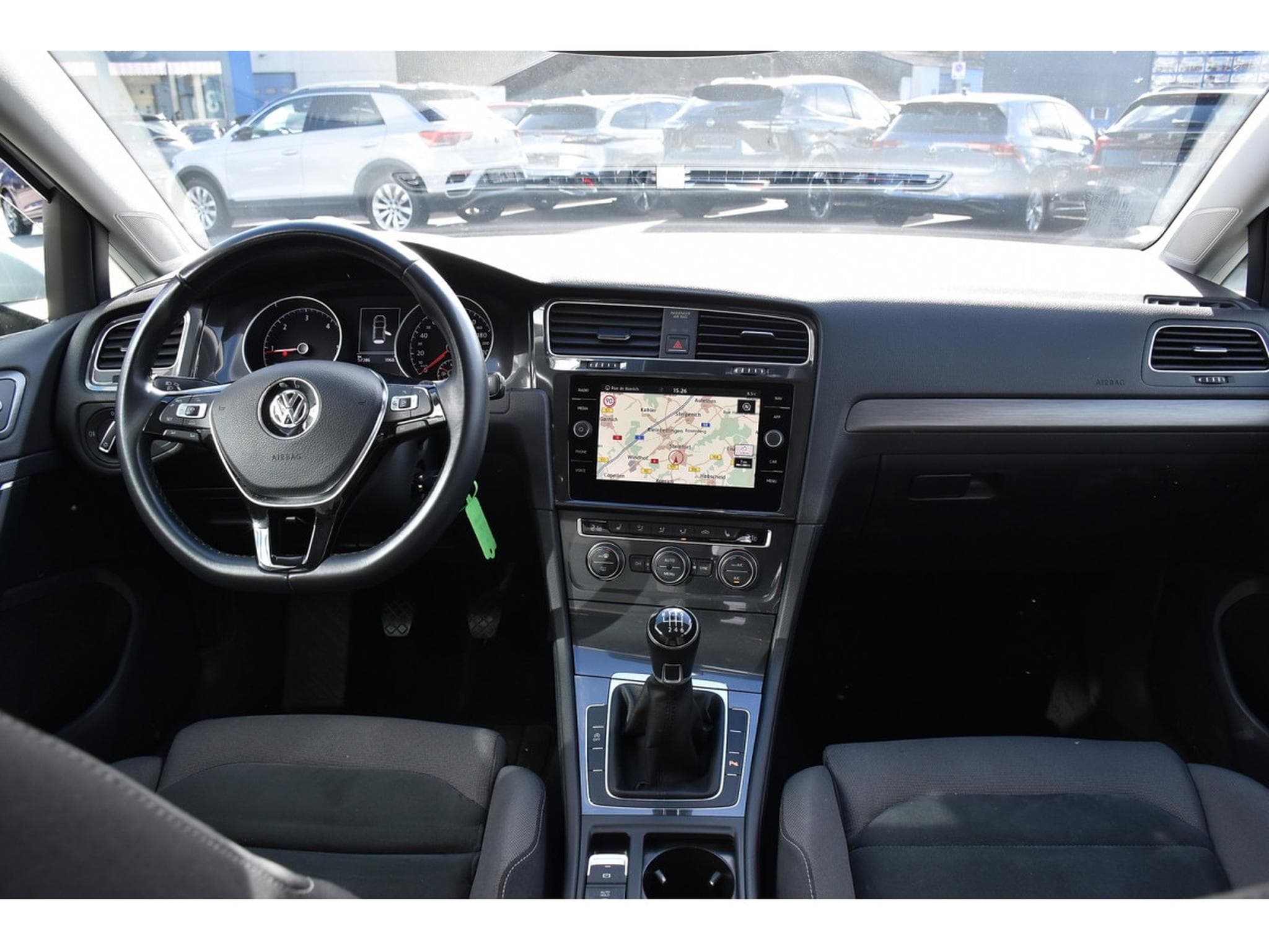 VW Golf 2.0 TDI R-Line SG CHFF ACC GPS PDC LED 1° MAIN (2018) - Foto 9
