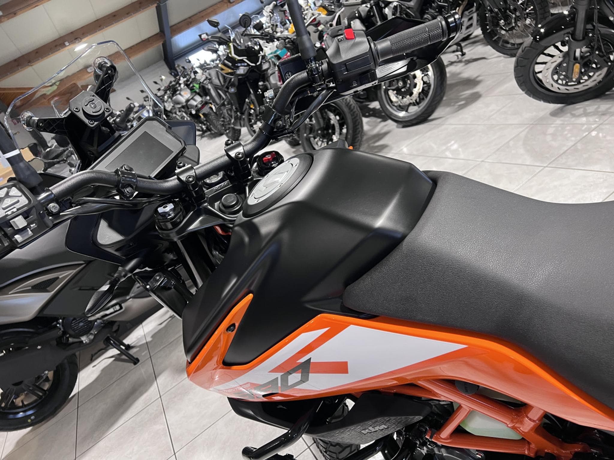 KTM 390 Duke (2024) - Foto 7