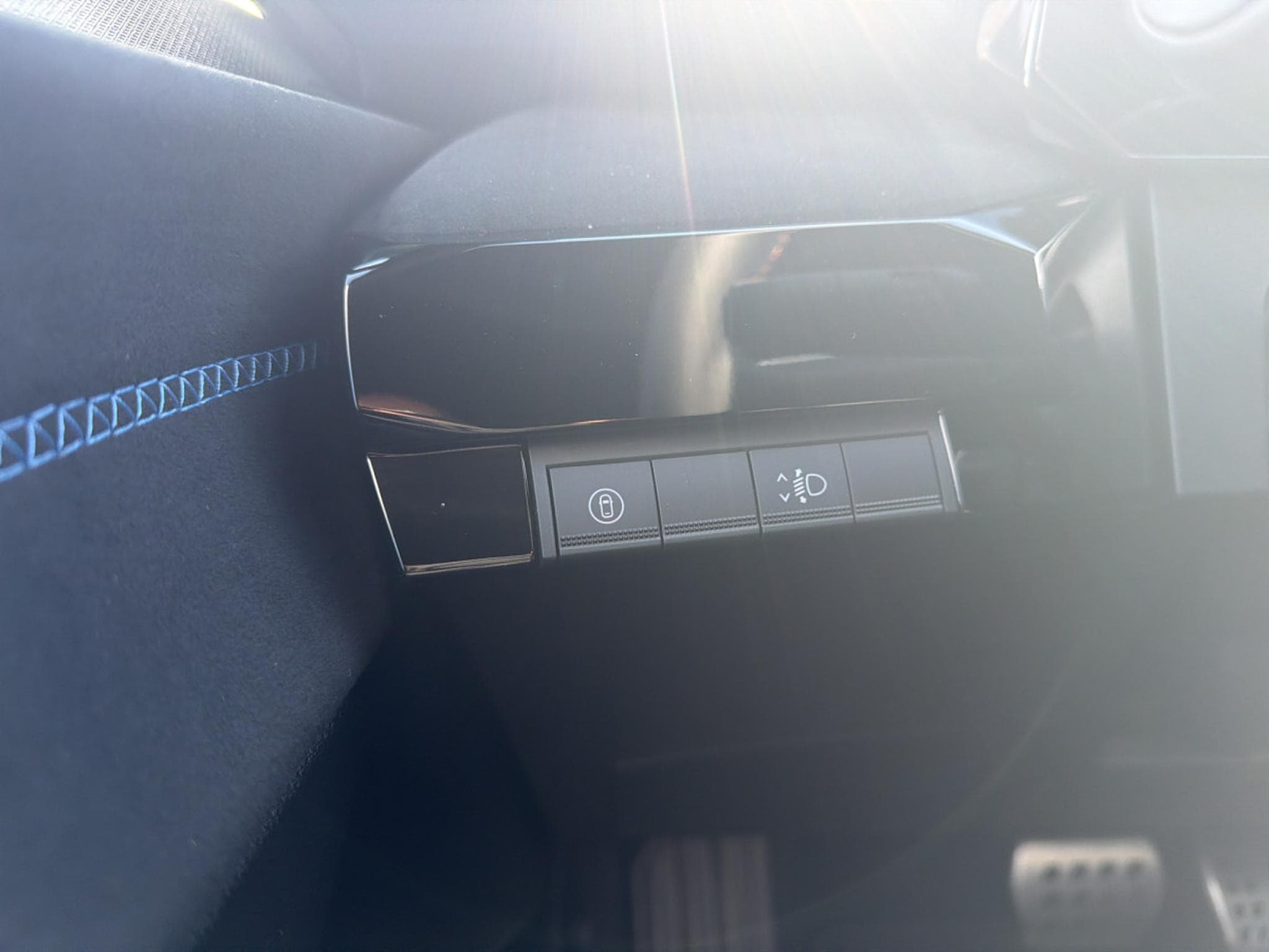 Renault Clio 1.8 TCE FULL HYBRID E-TECH 160 ESPRIT ALPINE (2026) - Photo 15