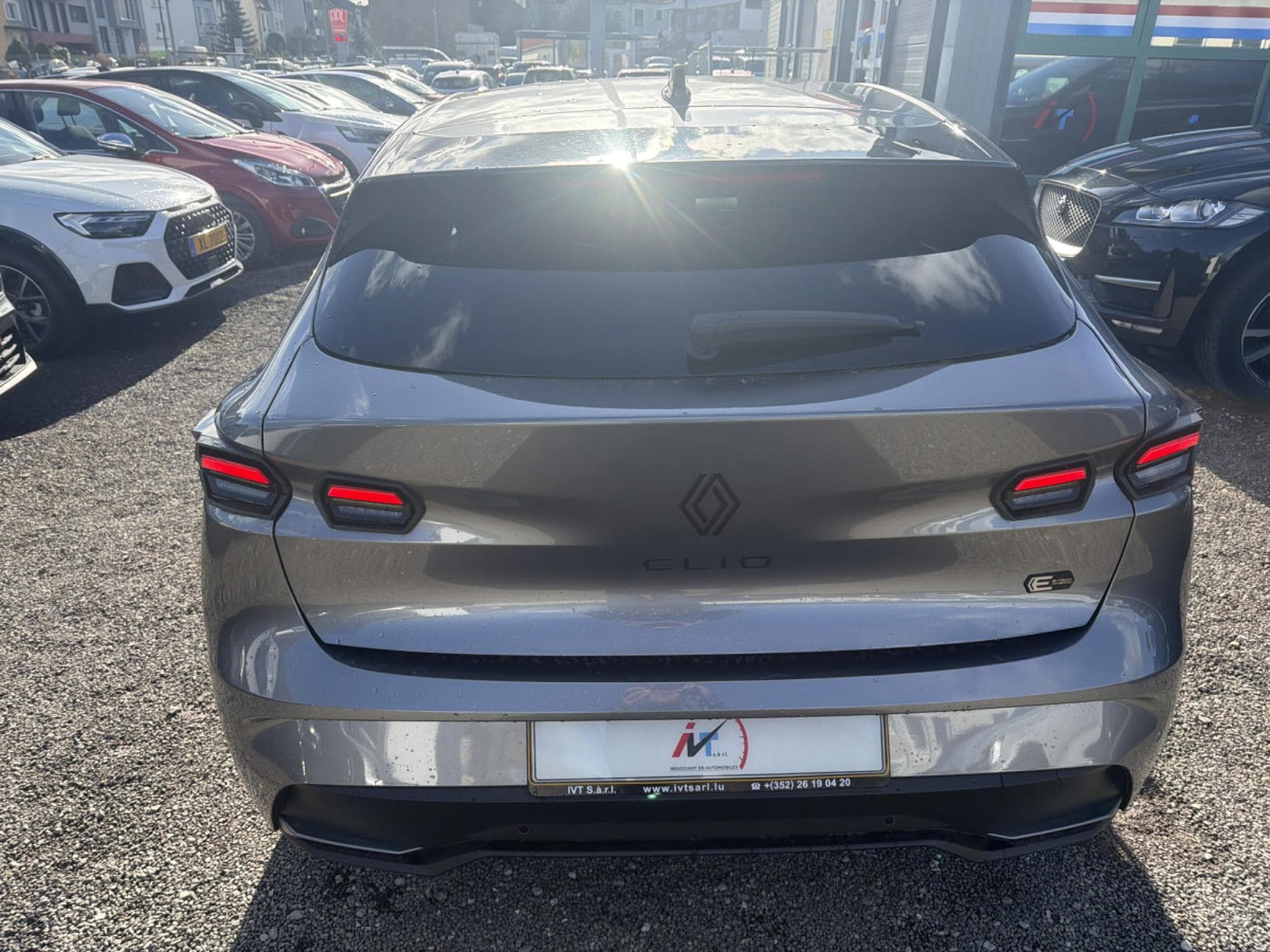 Renault Clio 1.8 TCE FULL HYBRID E-TECH 160 ESPRIT ALPINE (2026) - Photo 6